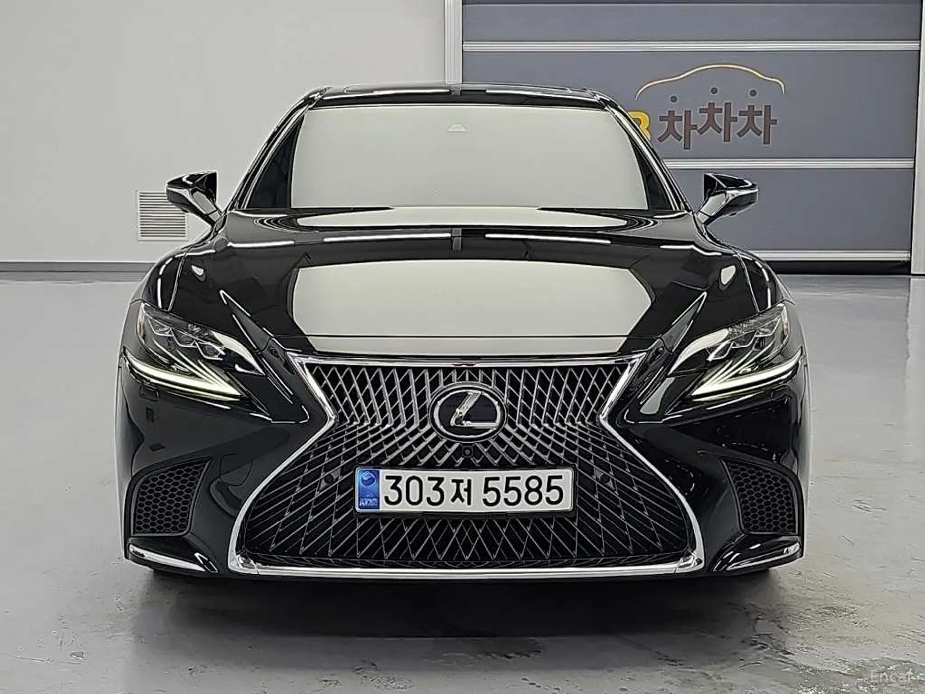 Lexus LS500h Gen 5