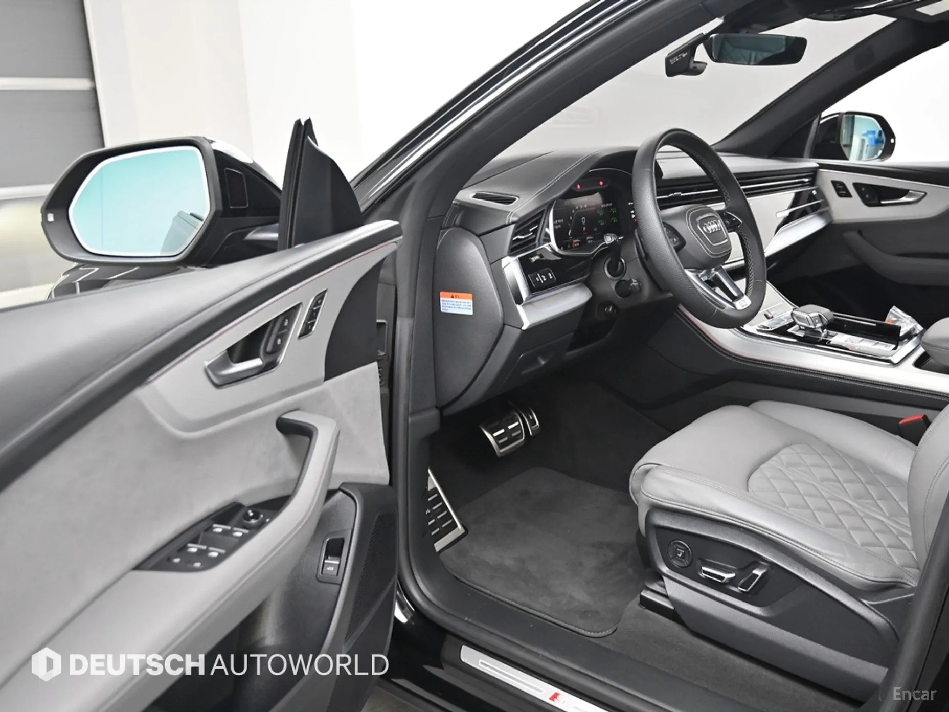 Audi Q8 (4M) превью 11
