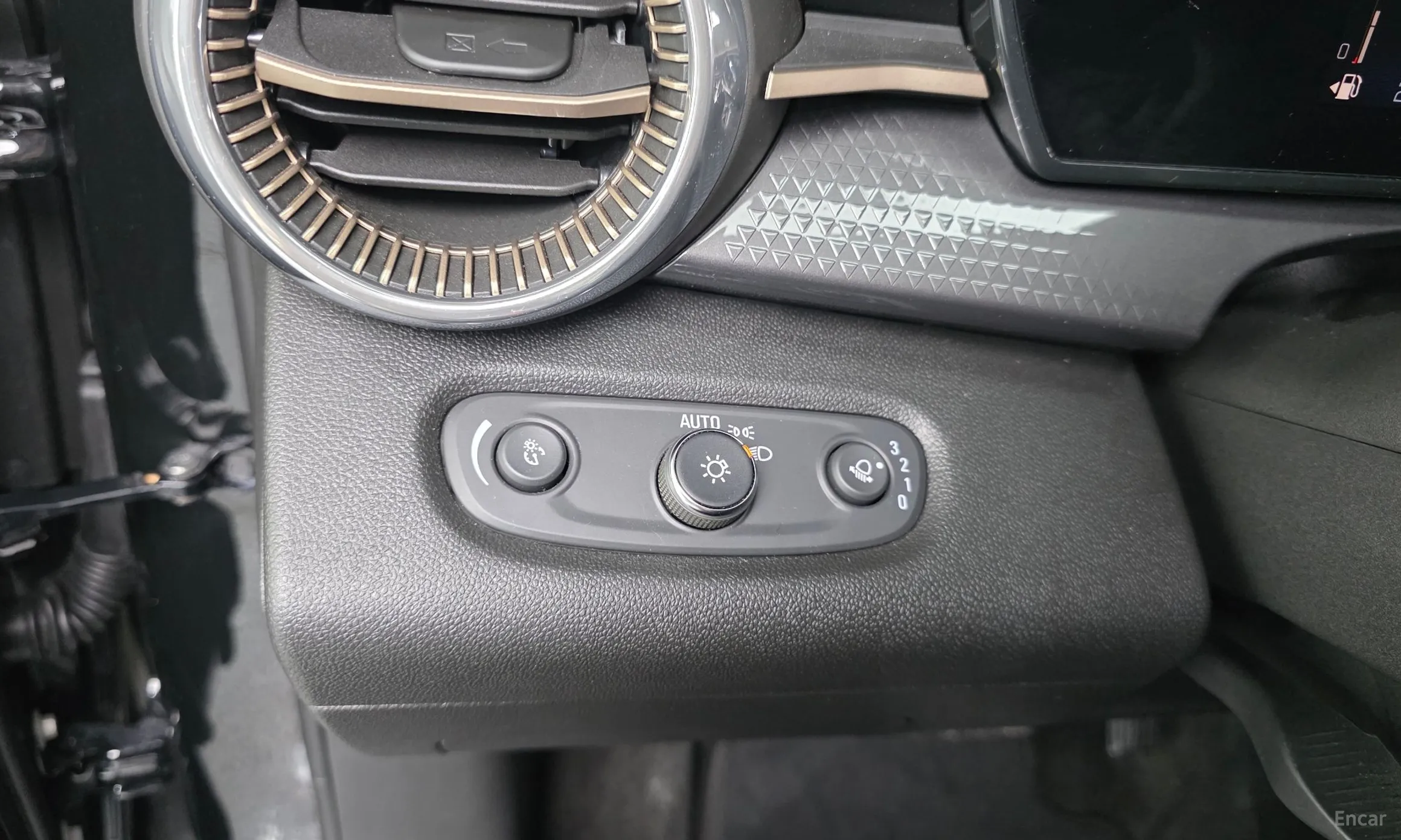 Chevrolet (GM Daewoo) Trax Crossover превью 12