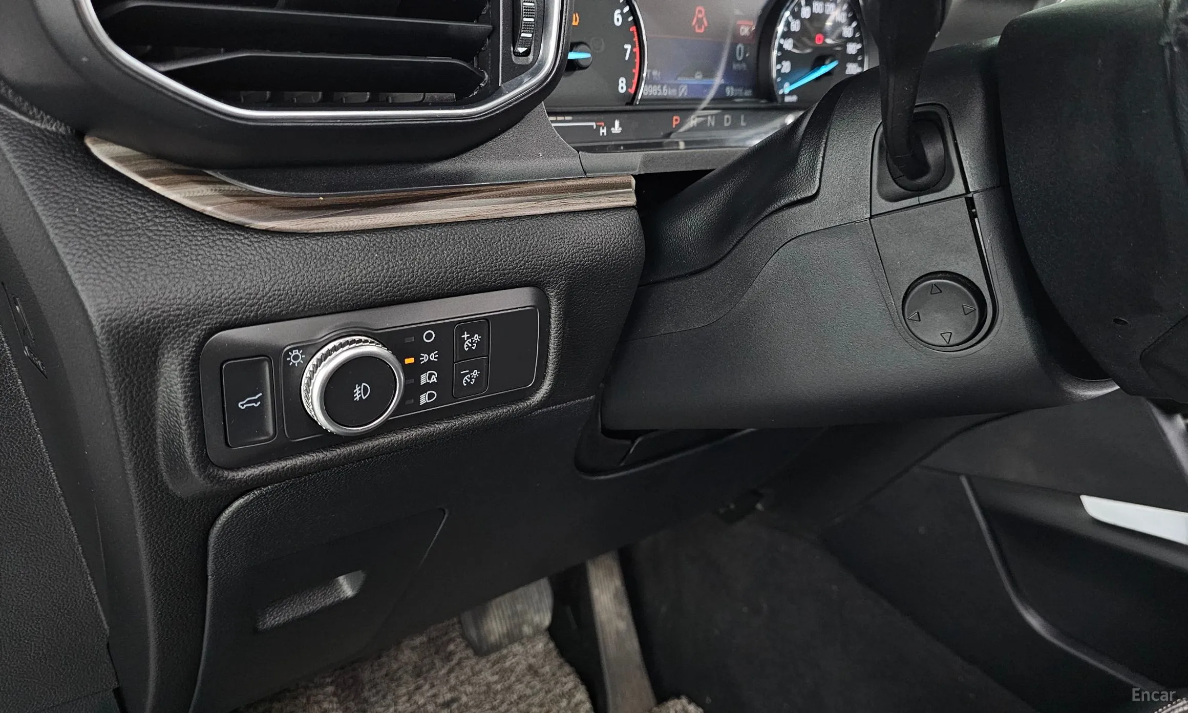 Ford Explorer 6th Generation превью 19