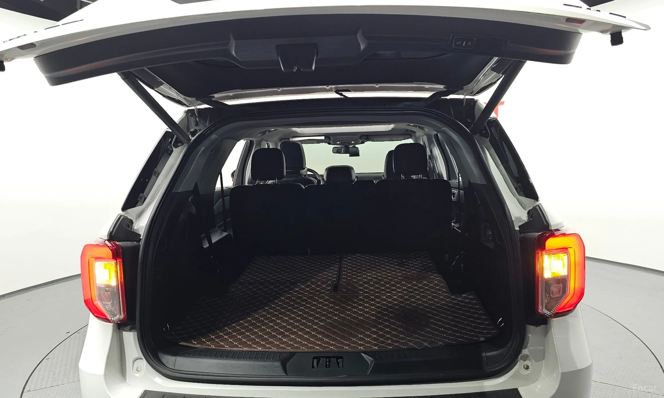 Ford Explorer 6th Generation превью 20
