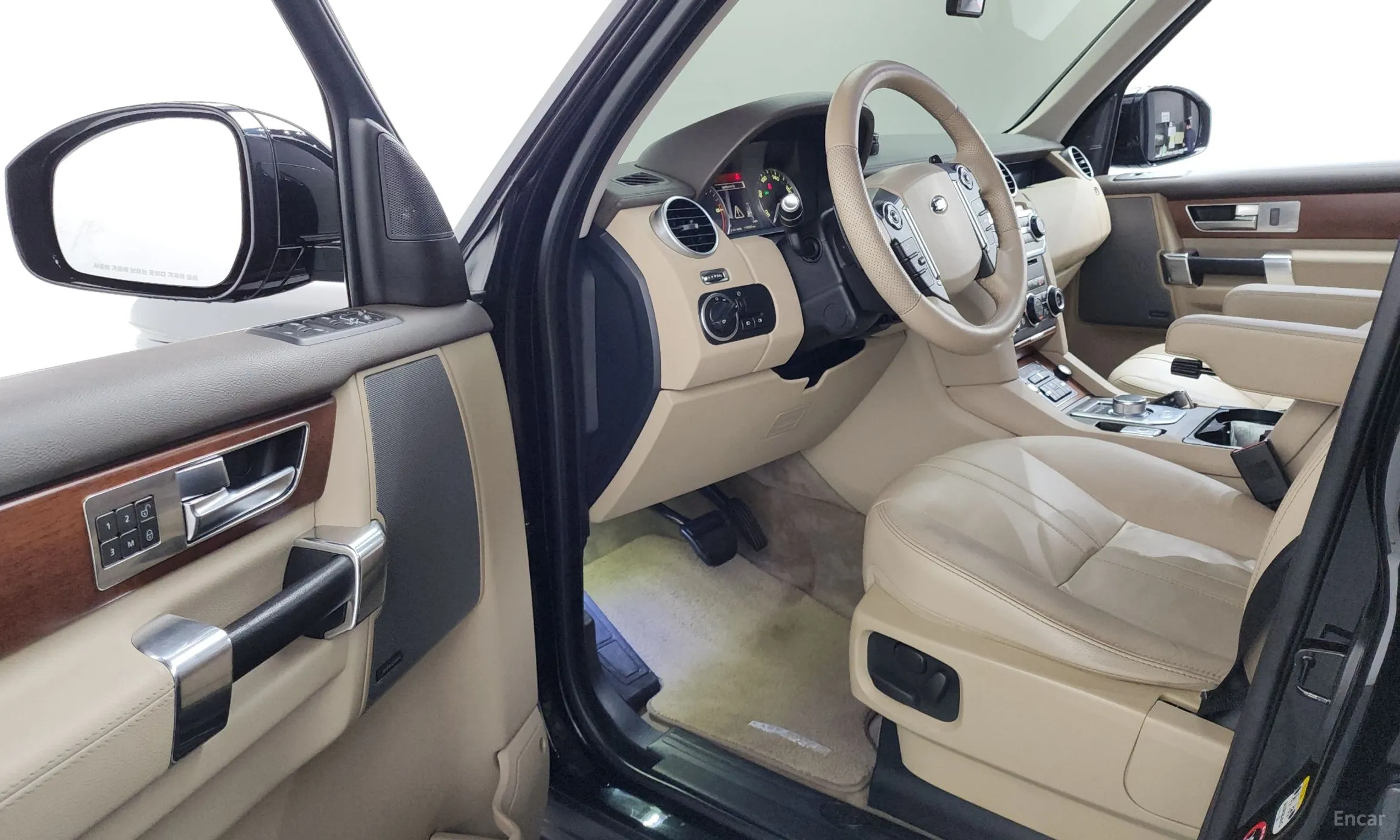 Land Rover Discovery 4 превью 10