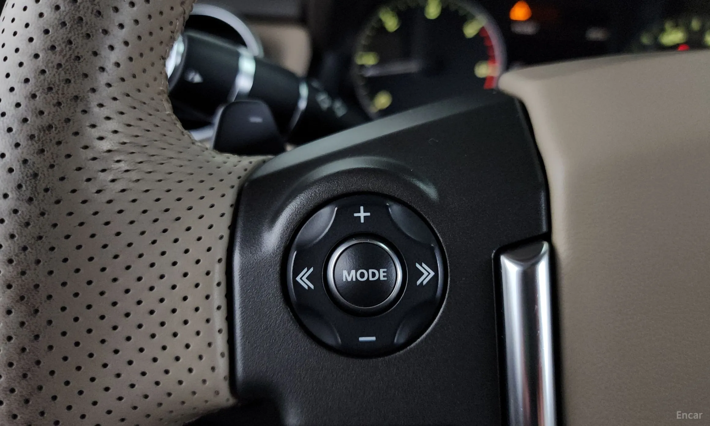 Land Rover Discovery 4 превью 19
