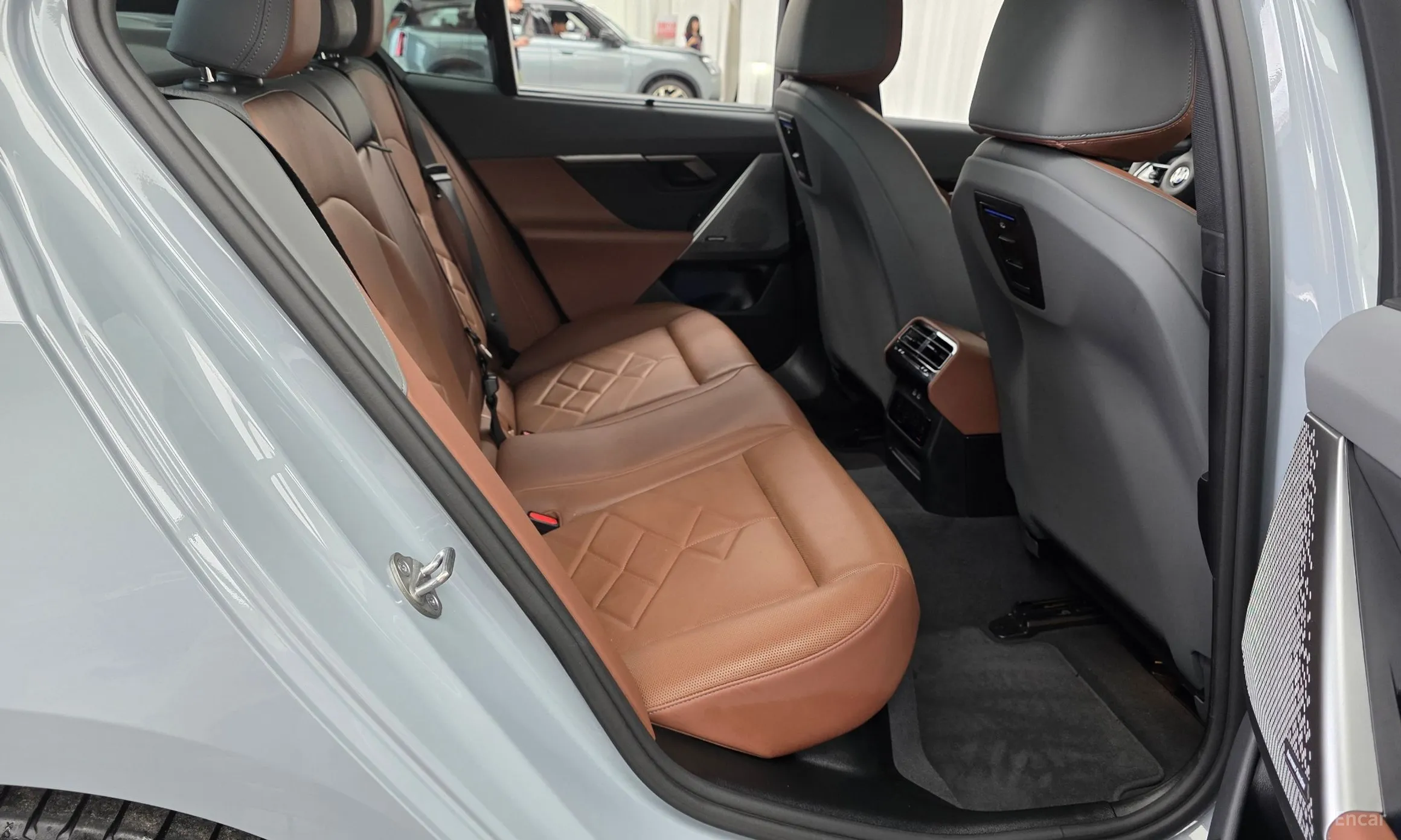 BMW 5 Series (G60) превью 11