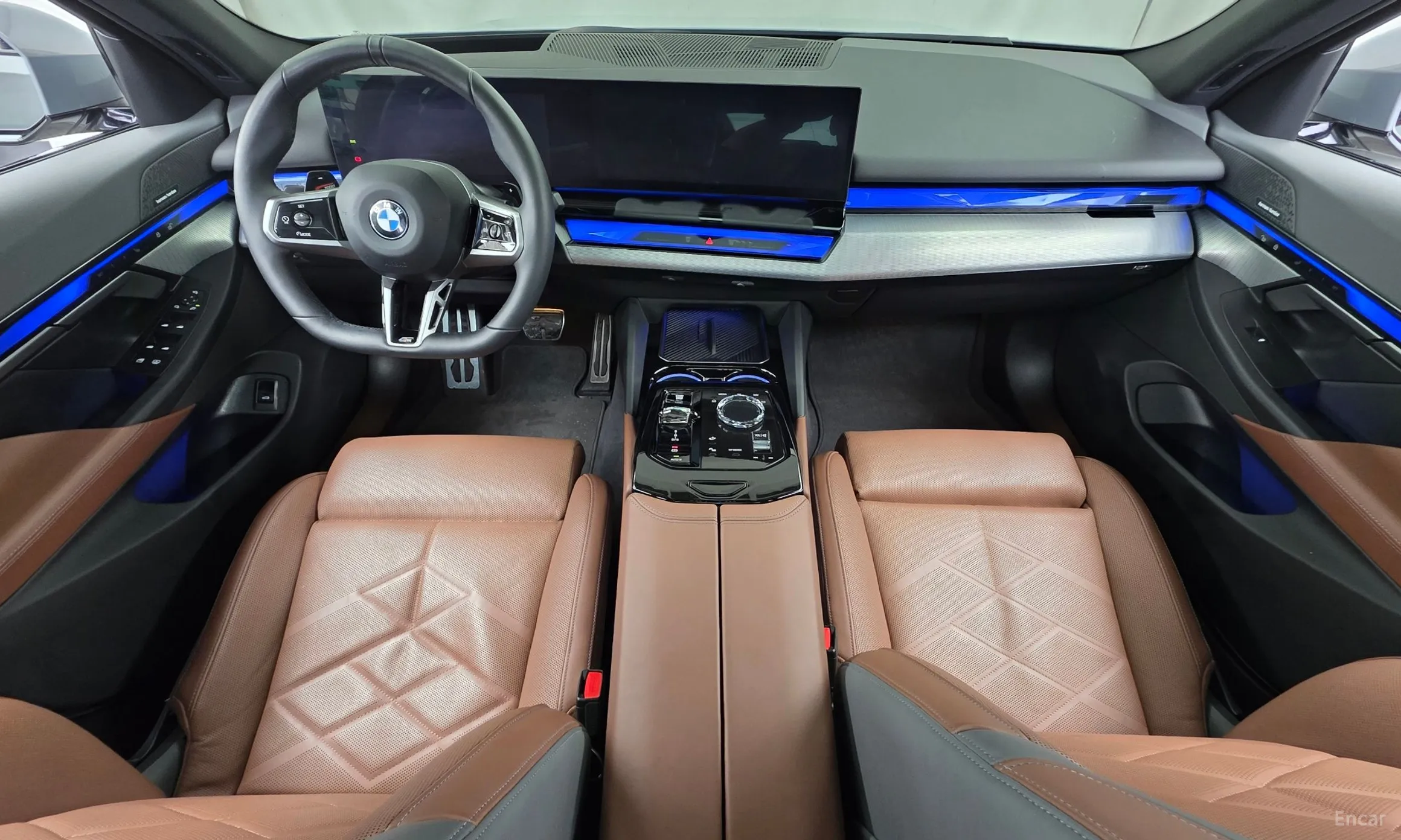BMW 5 Series (G60) превью 7