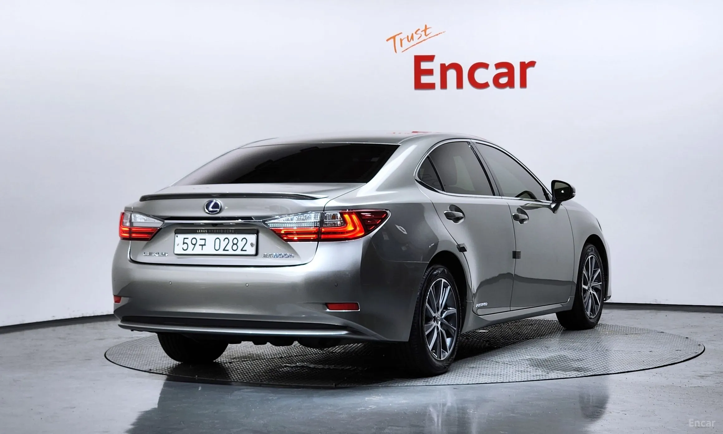 Lexus New ES300h