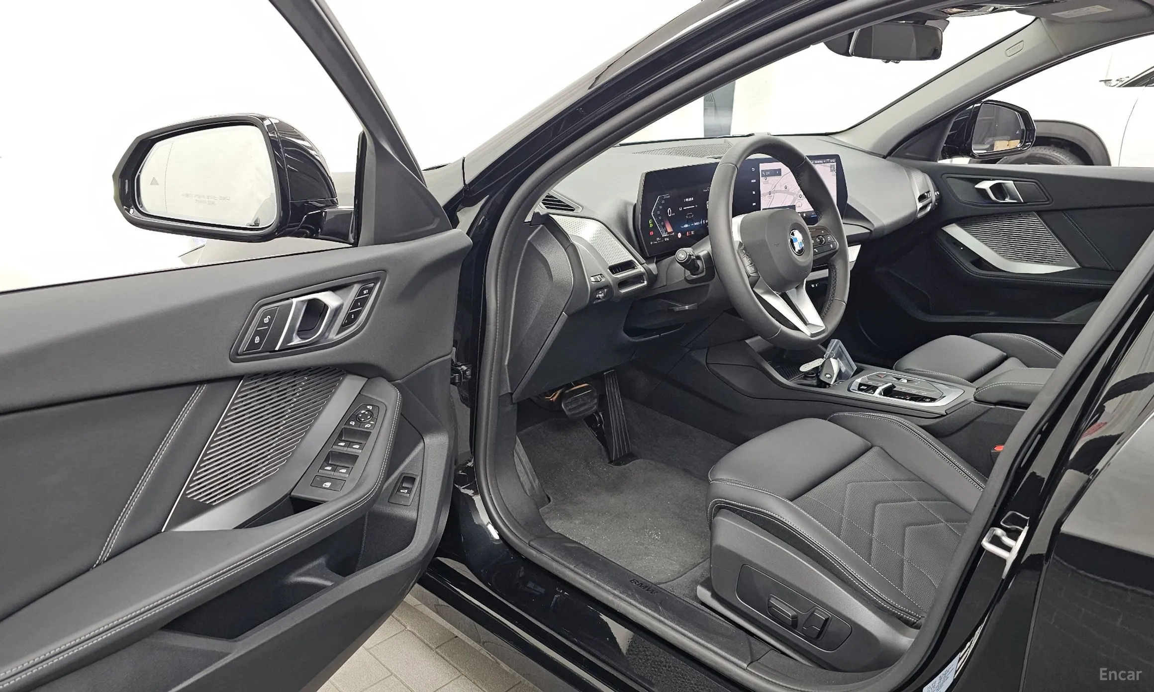 BMW 1 Series (F70) превью 10