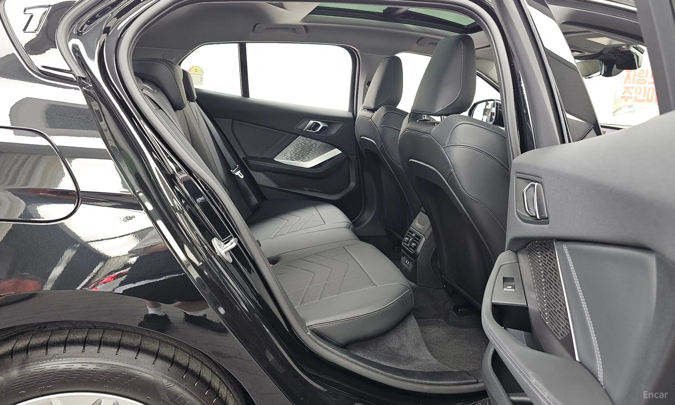 BMW 1 Series (F70) превью 12