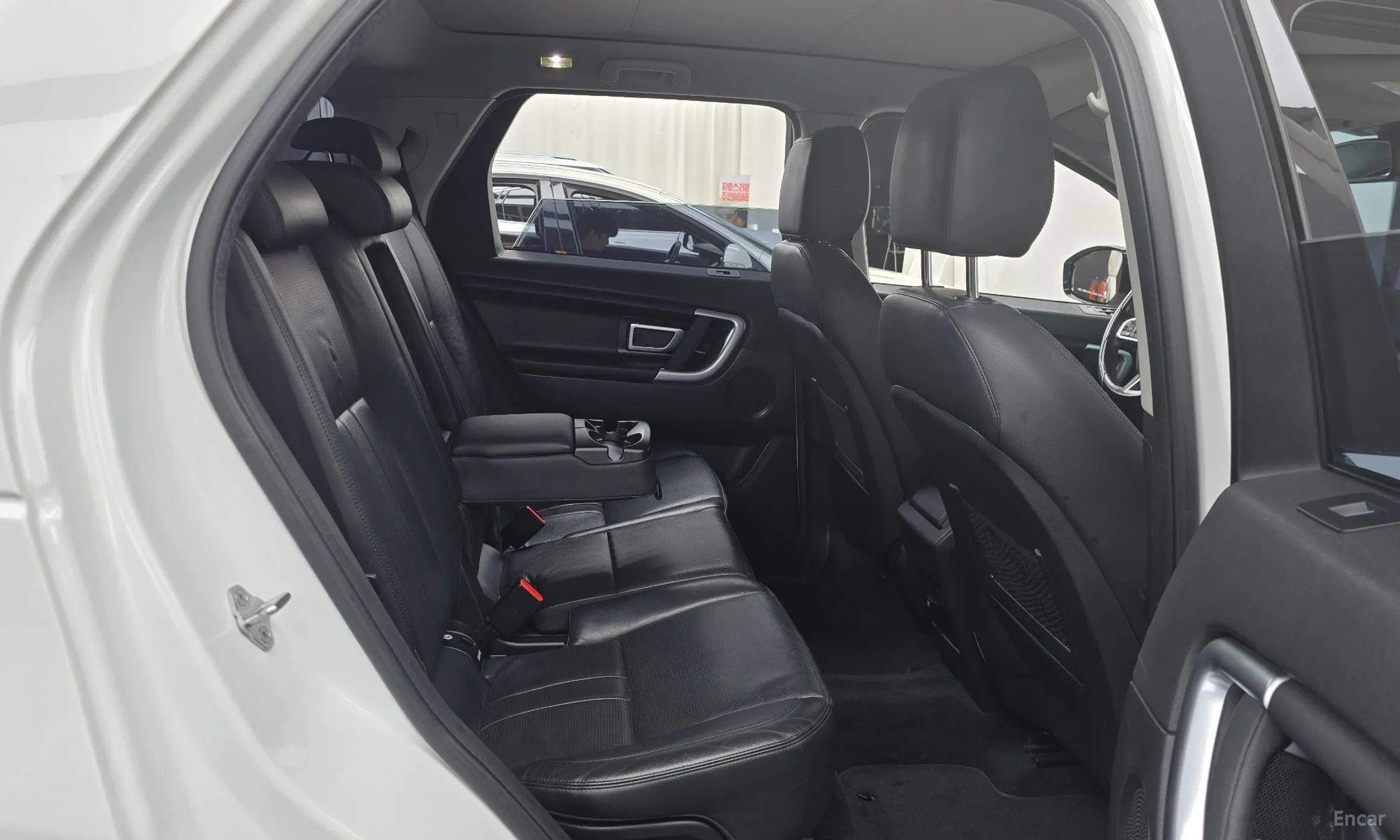 Land Rover Discovery Sports превью 11