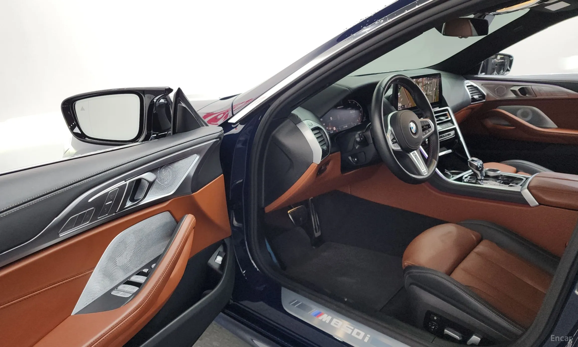 BMW 8-series (G15) превью 10