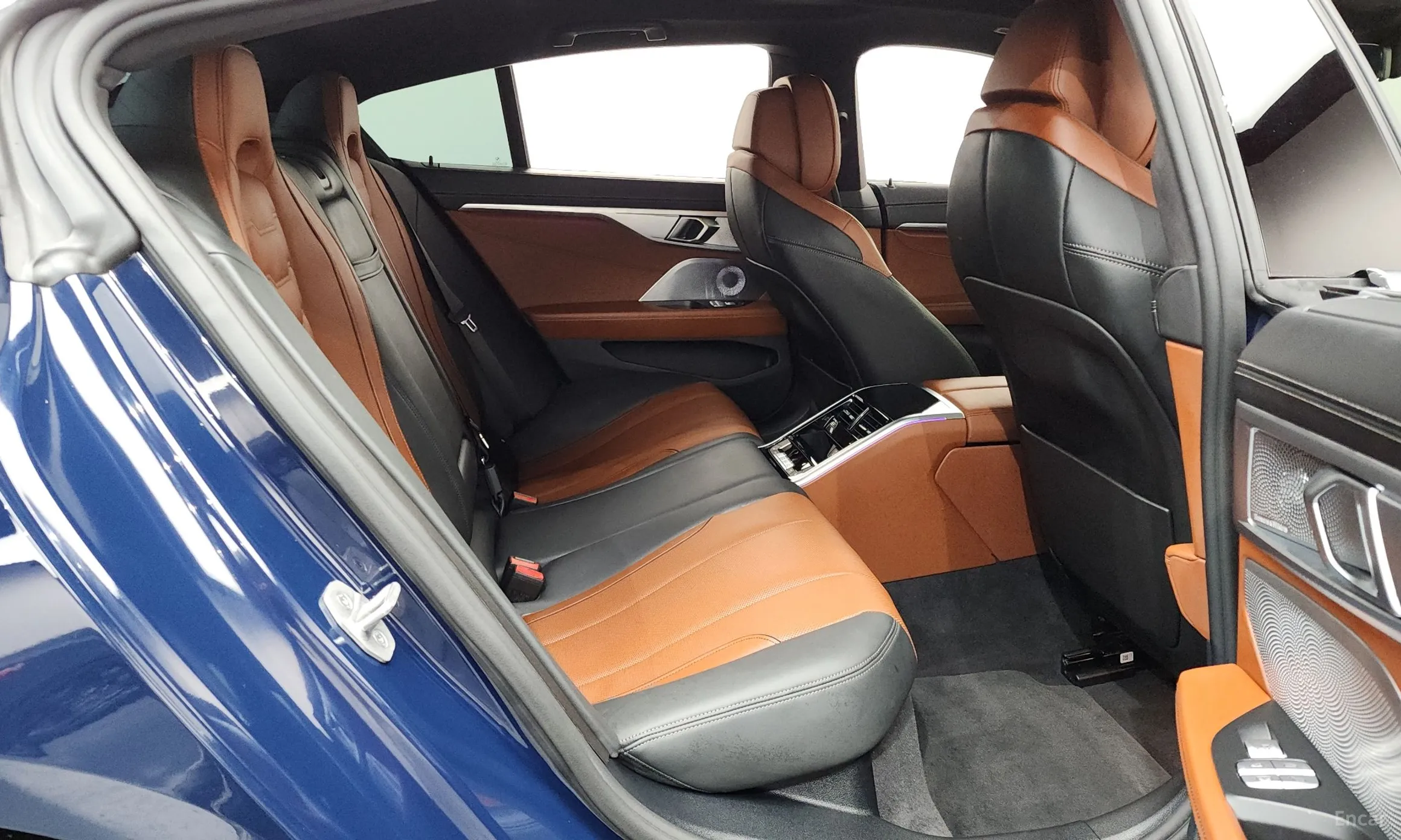 BMW 8-series (G15) превью 11