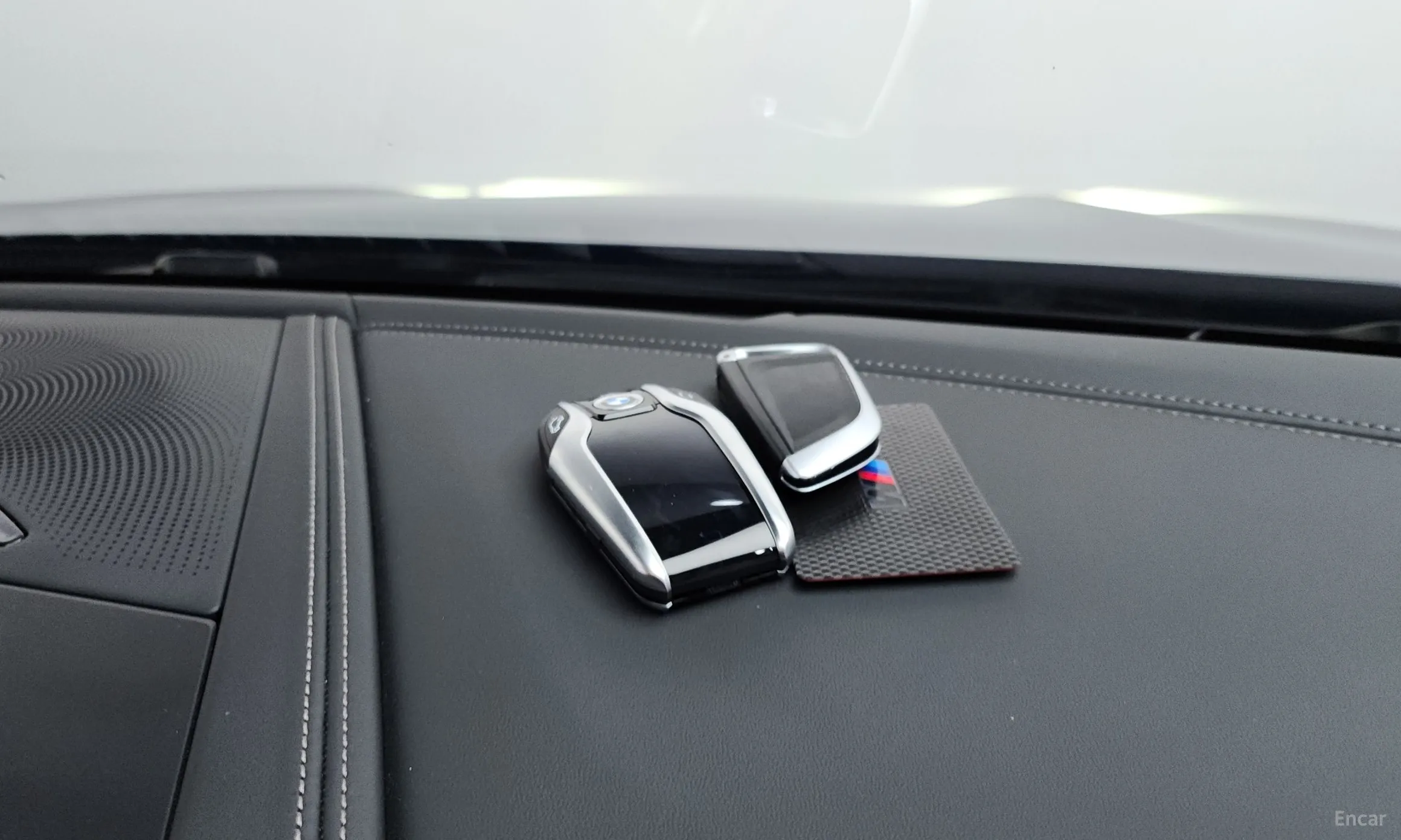 BMW 8-series (G15) превью 16