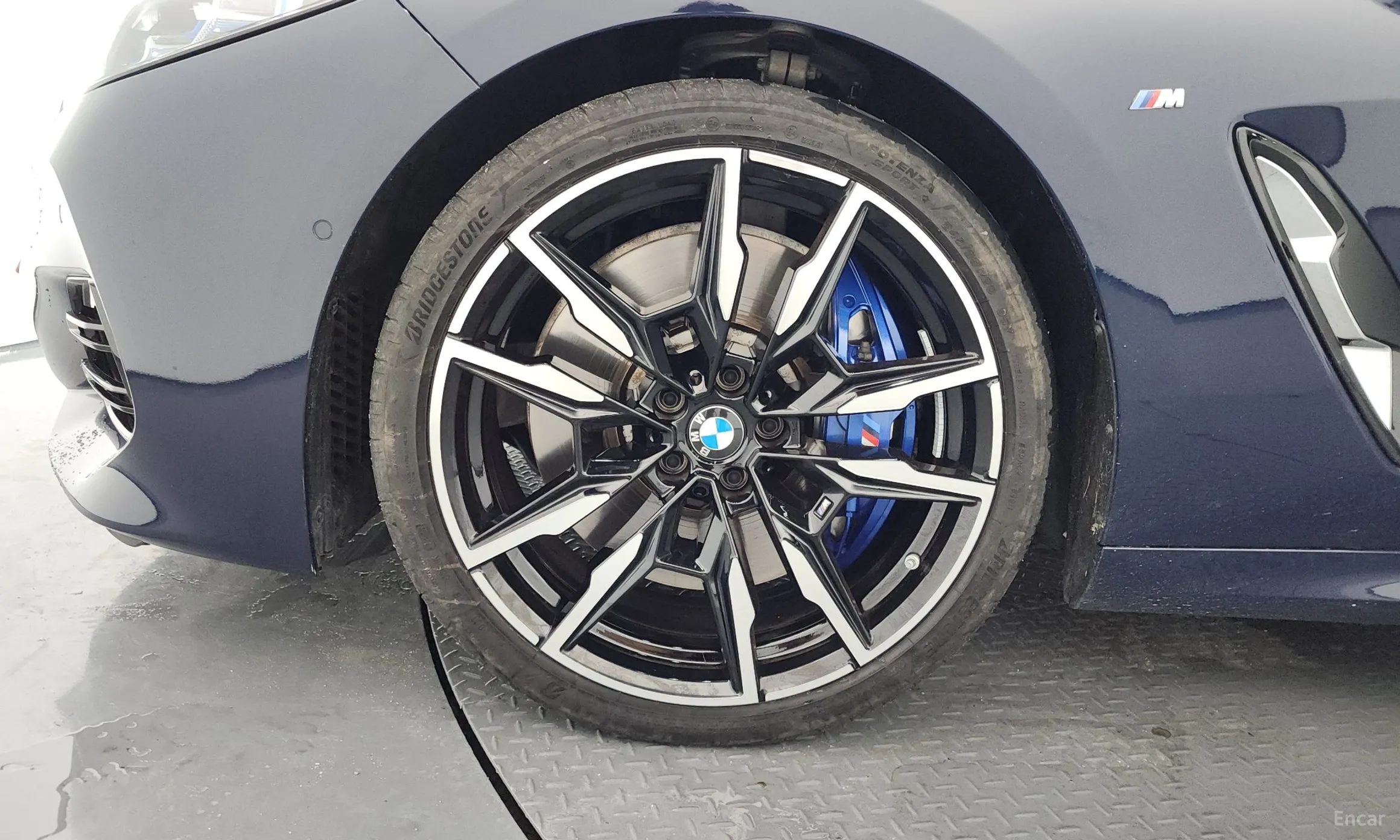 BMW 8-series (G15) превью 5