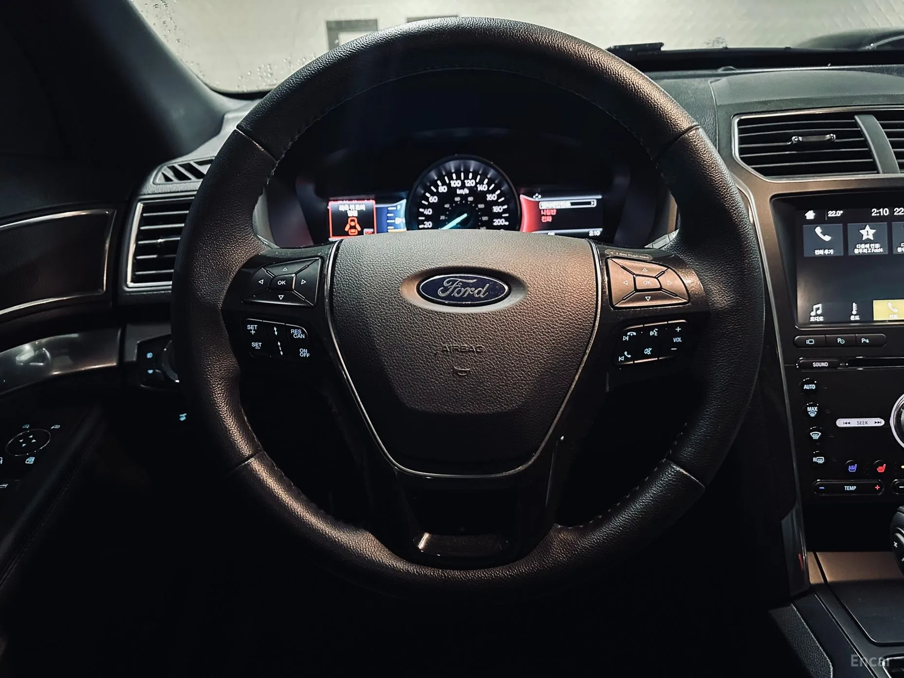 Ford Explorer превью 12