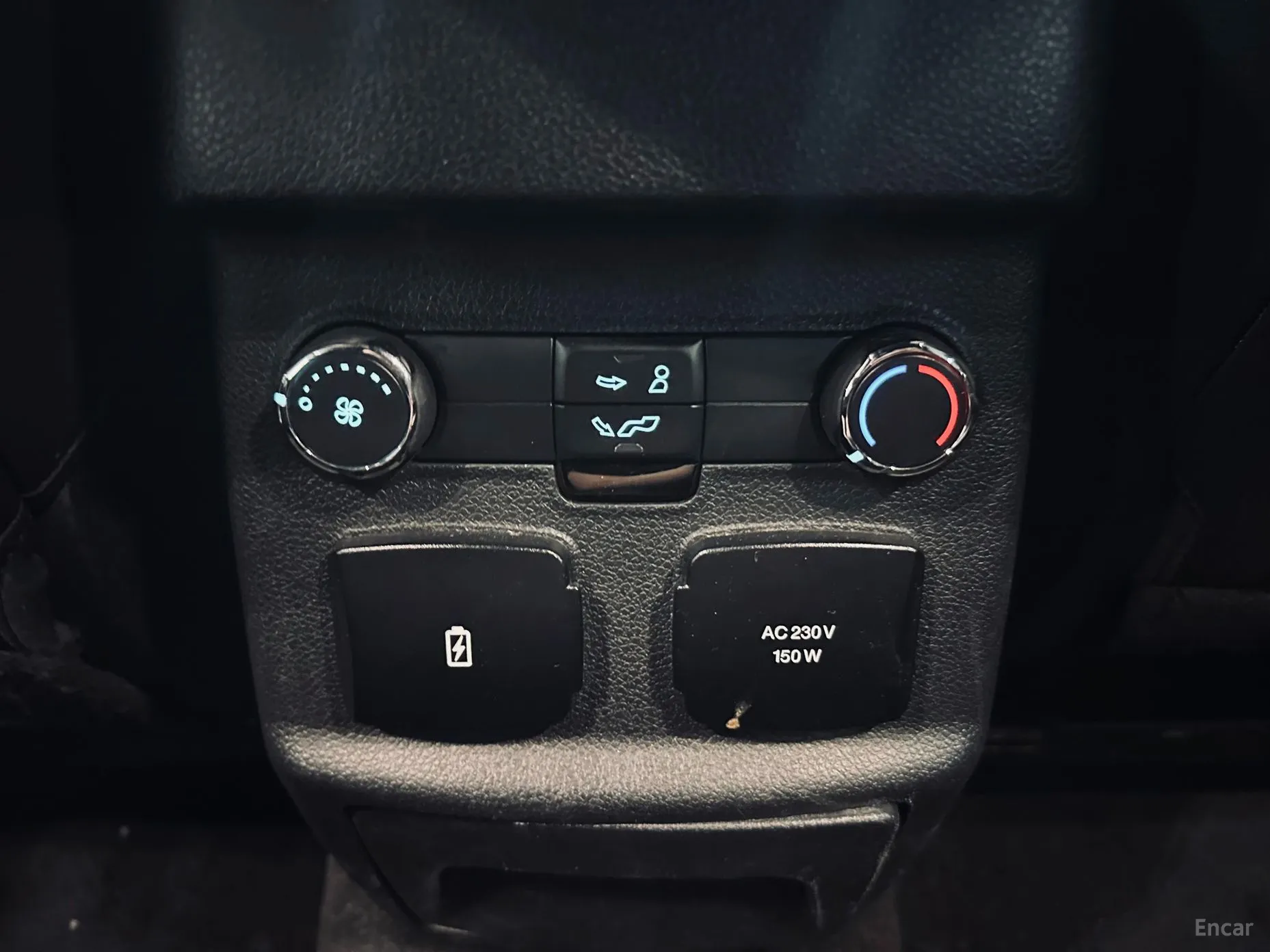 Ford Explorer превью 17