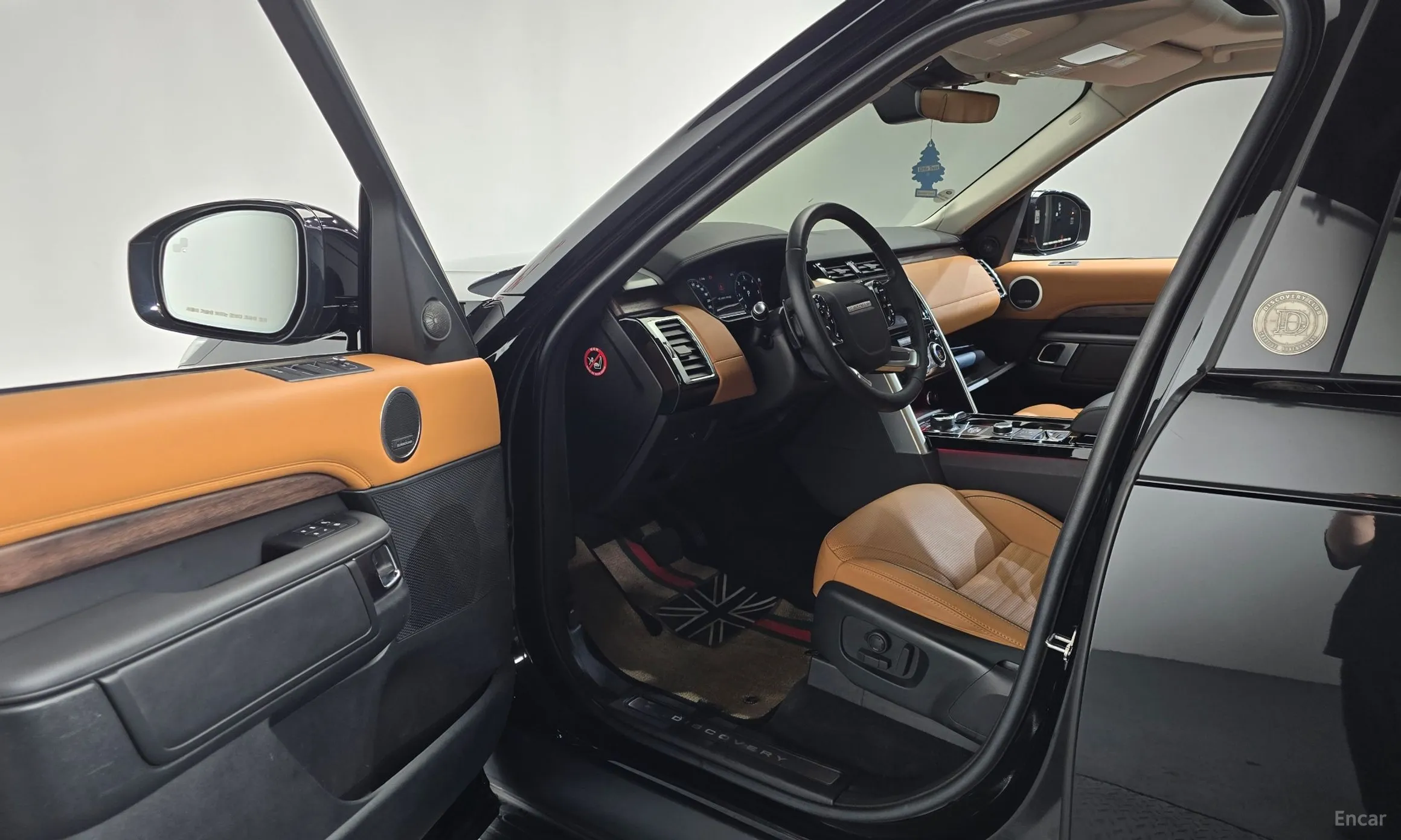 Land Rover Discovery 5 превью 10