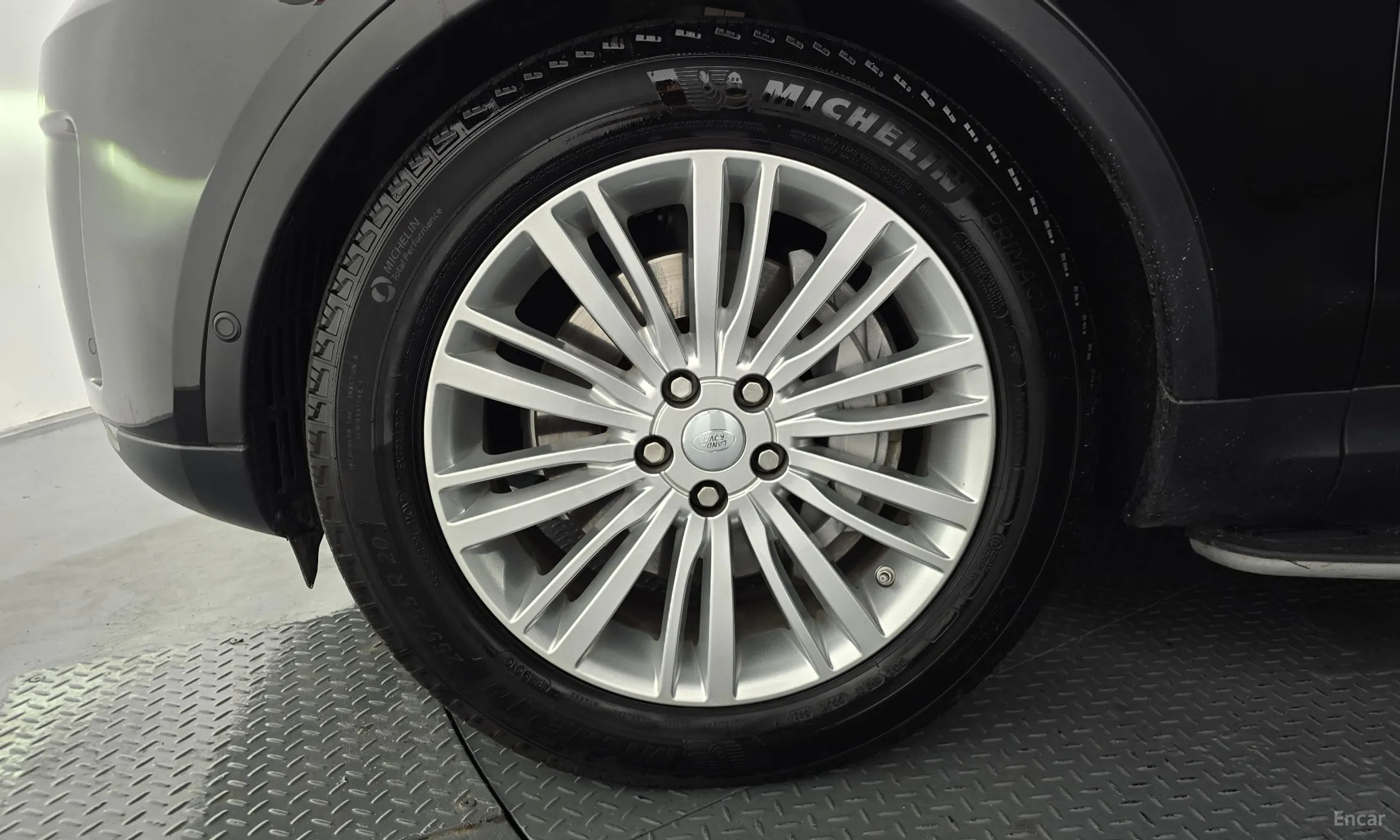 Land Rover Discovery 5 превью 5