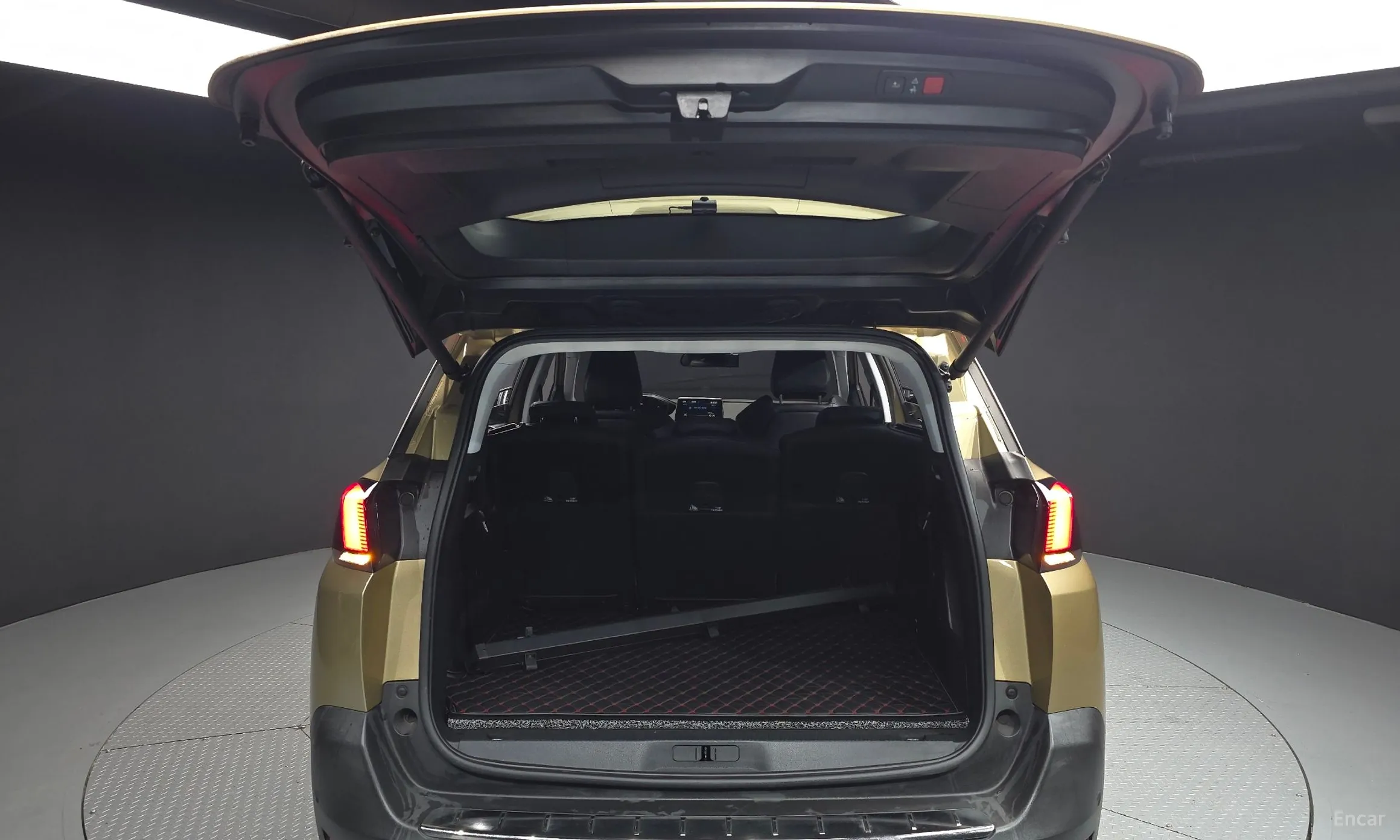 Peugeot 5008 2nd generation превью 20