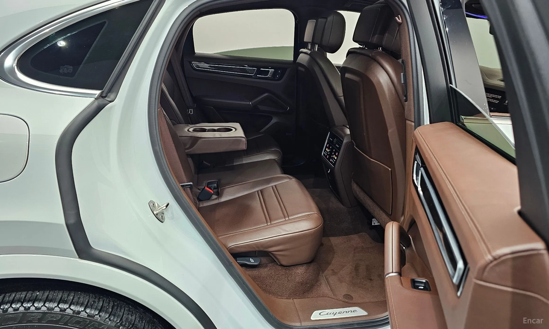 Porsche Cayenne (PO536) превью 11