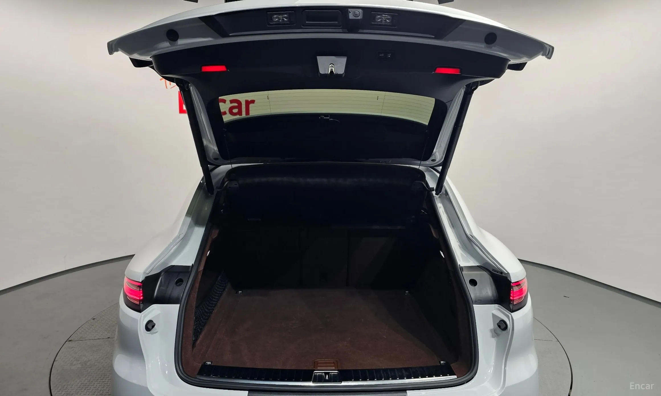 Porsche Cayenne (PO536) превью 17