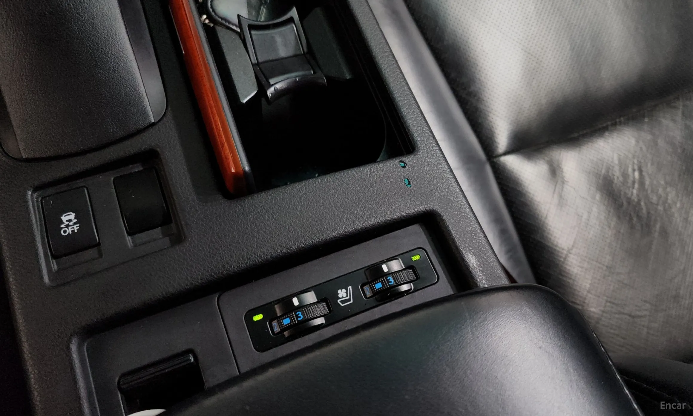 Lexus RX450h превью 14