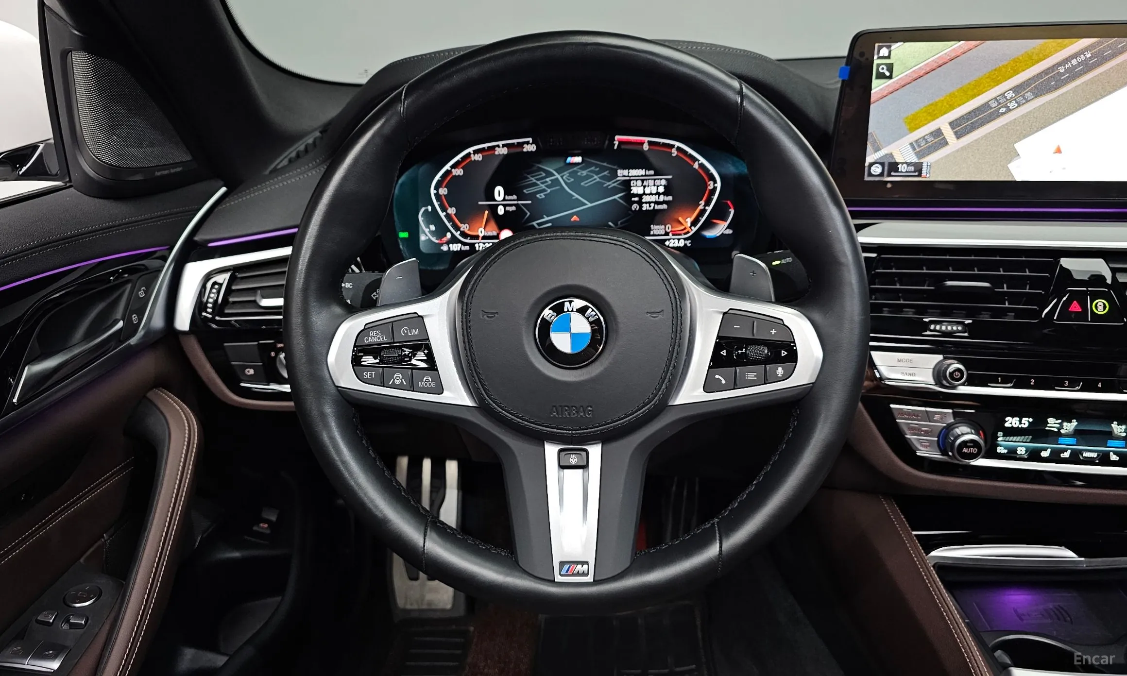 BMW 5 Series (G30) превью 13