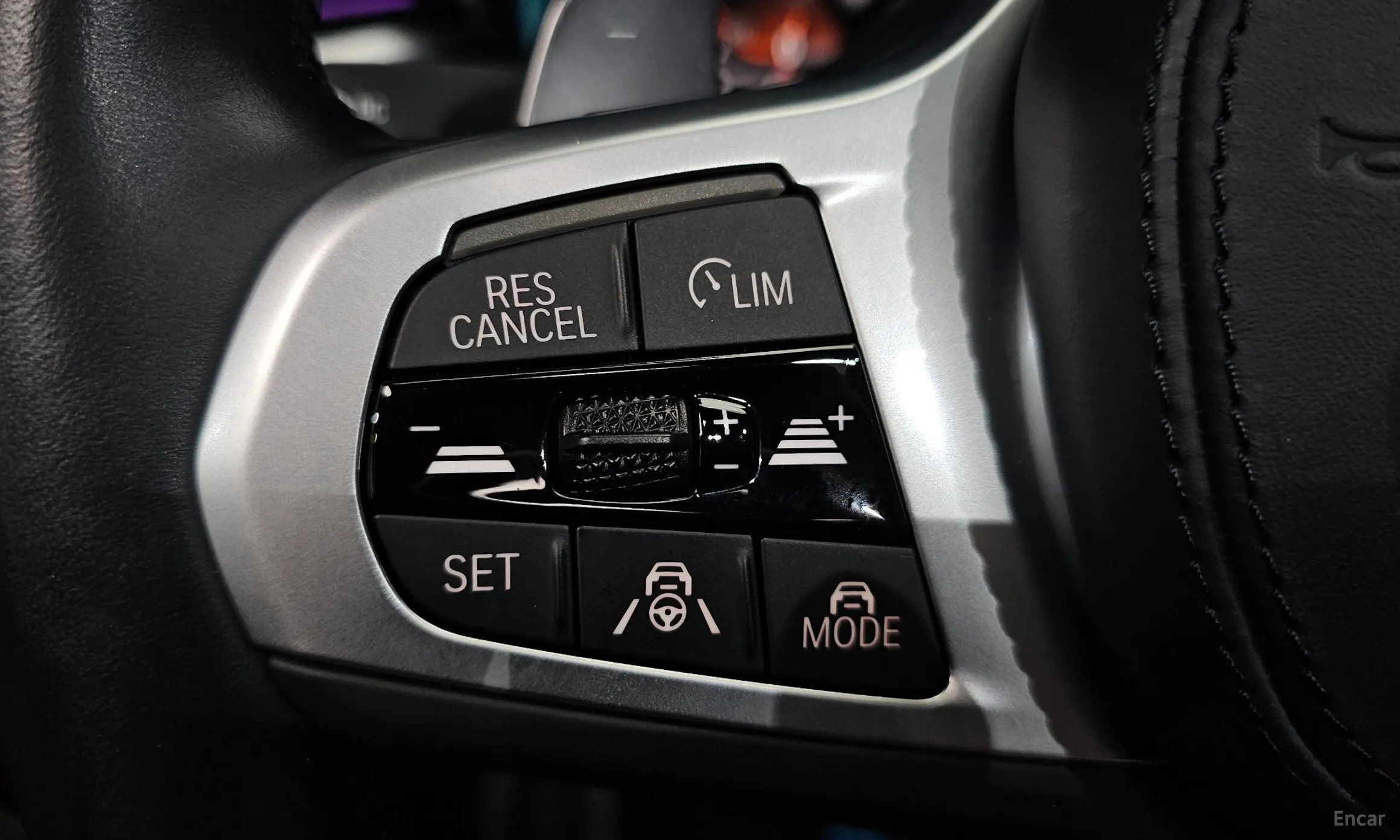 BMW 5 Series (G30) превью 17
