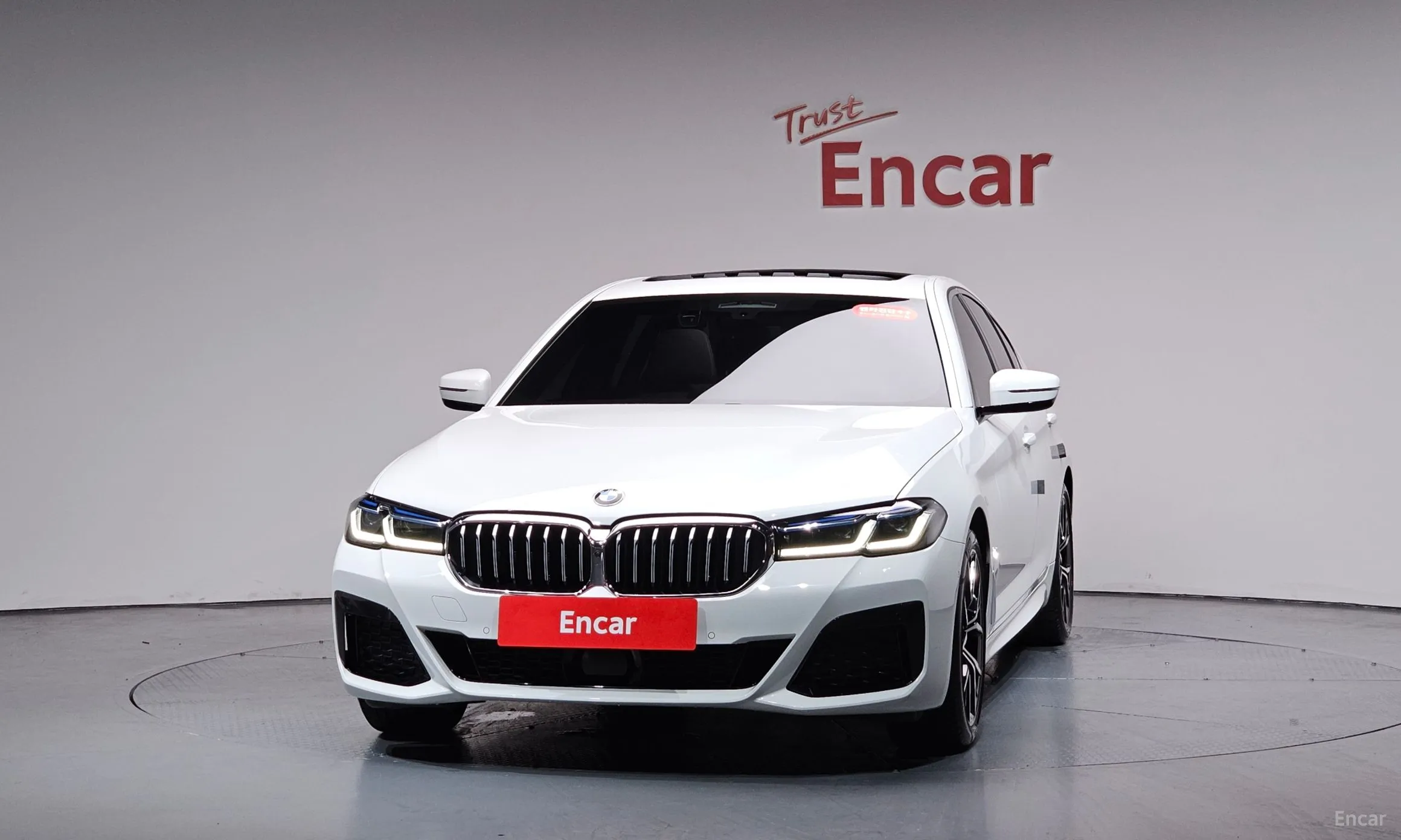 BMW 5 Series (G30) превью 3
