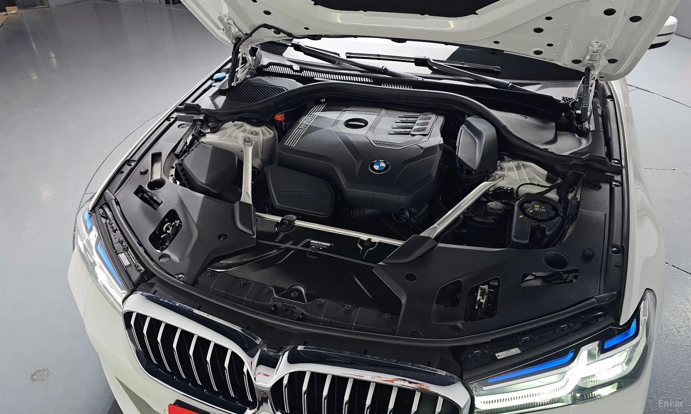 BMW 5 Series (G30) превью 6