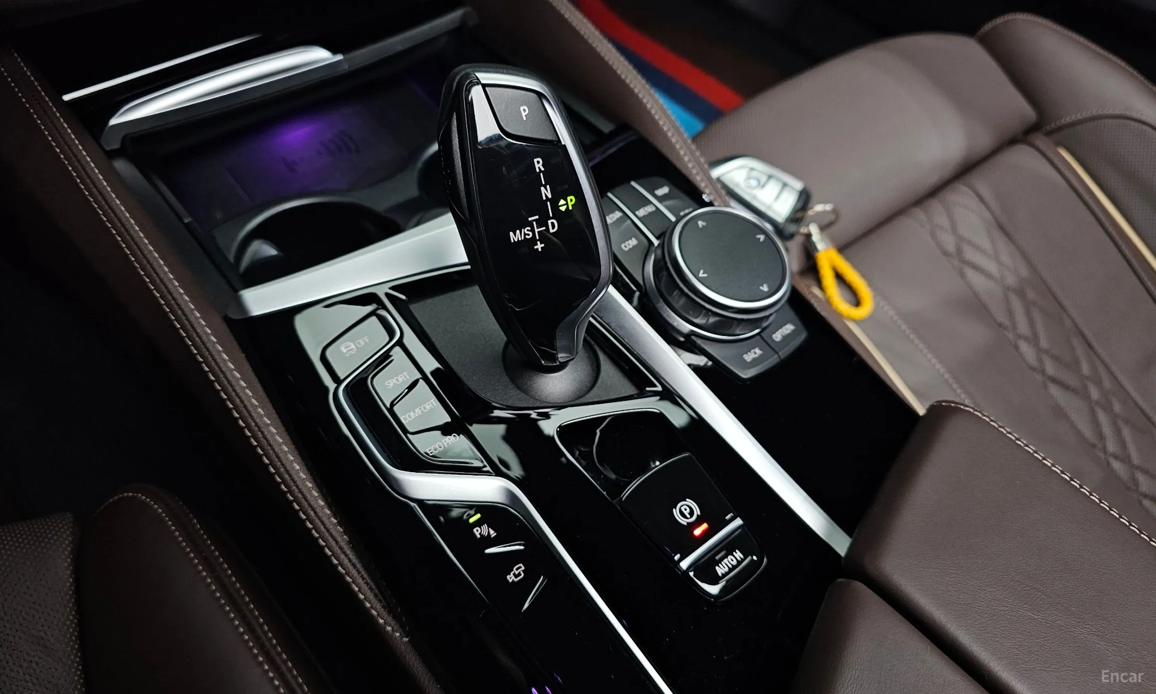 BMW 5 Series (G30) превью 9