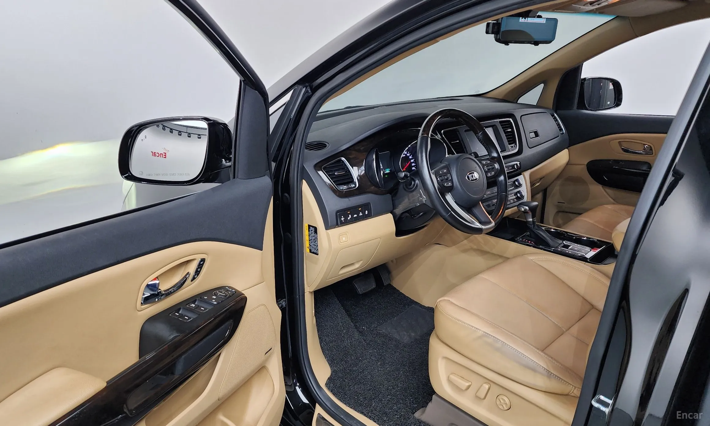 Kia Carnival превью 10
