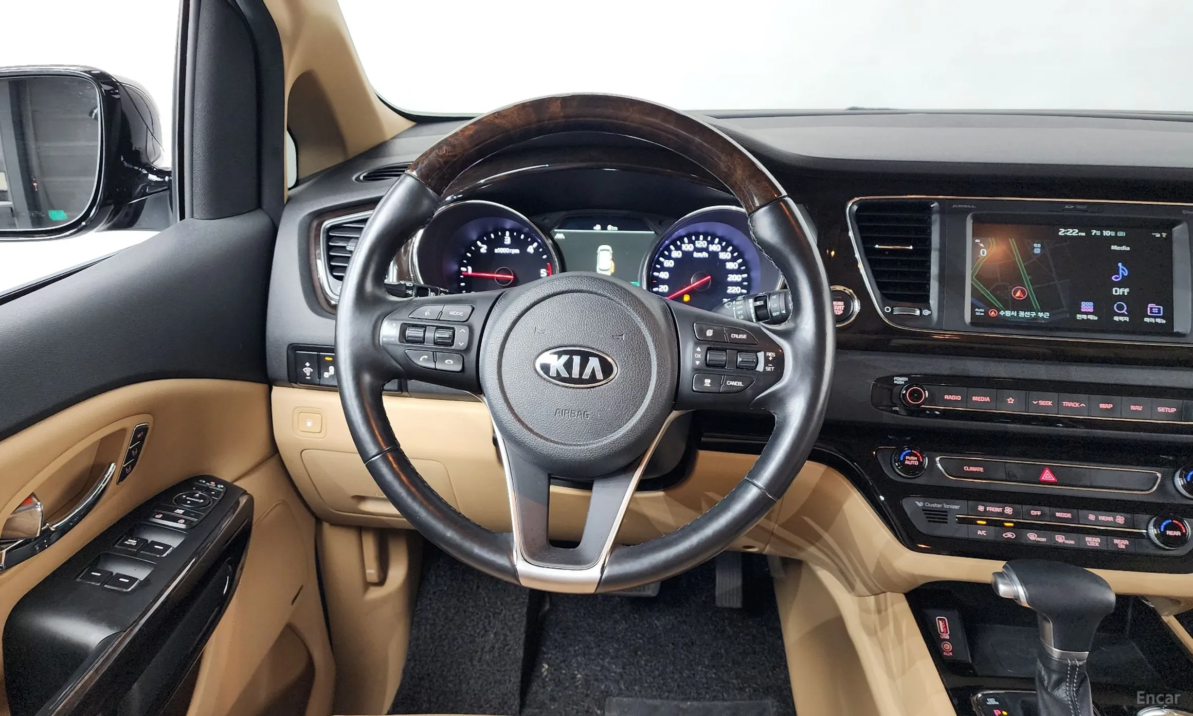 Kia Carnival превью 13