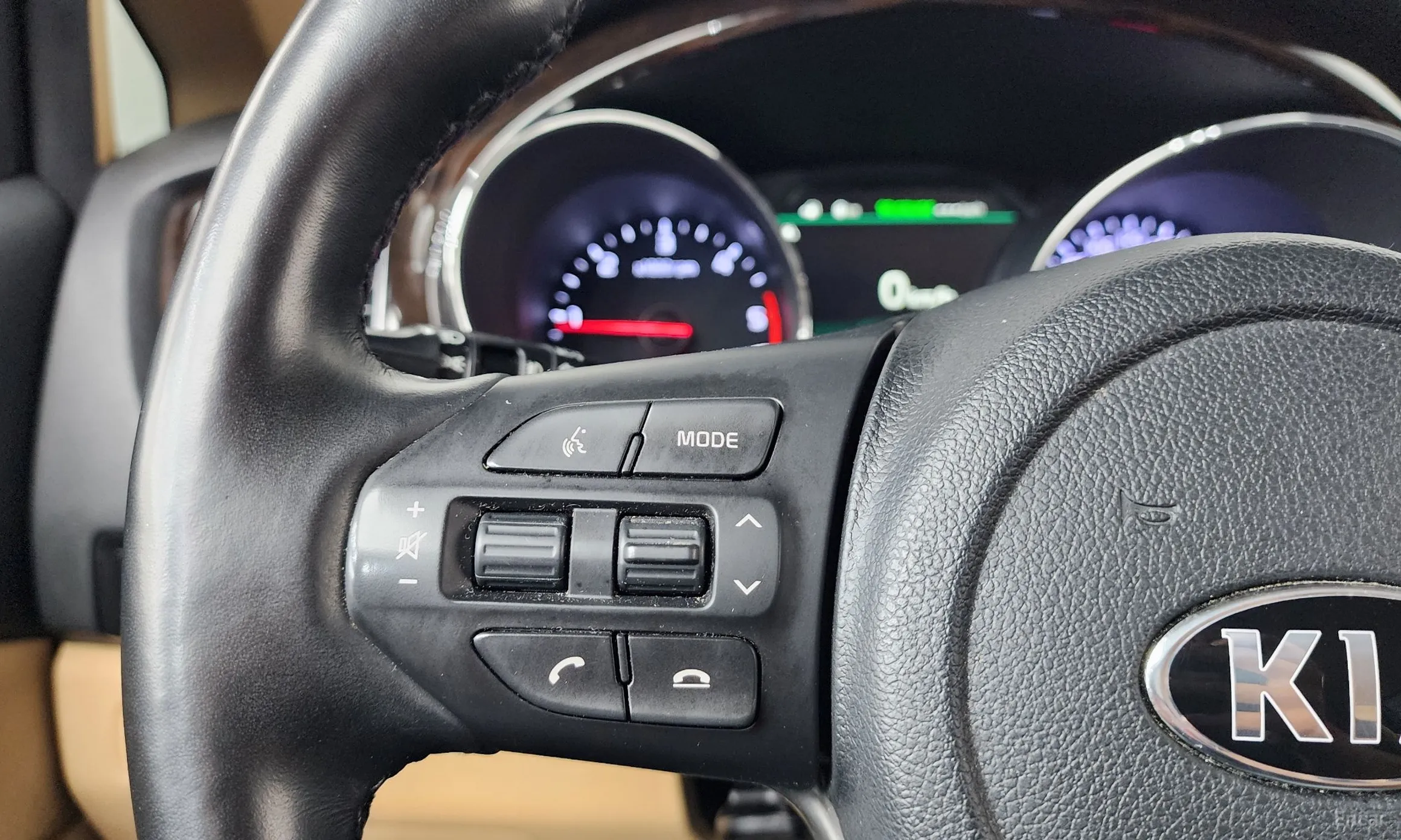 Kia Carnival превью 17