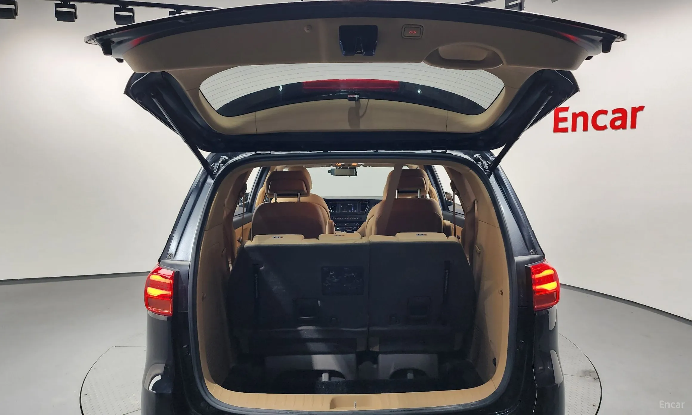 Kia Carnival превью 20