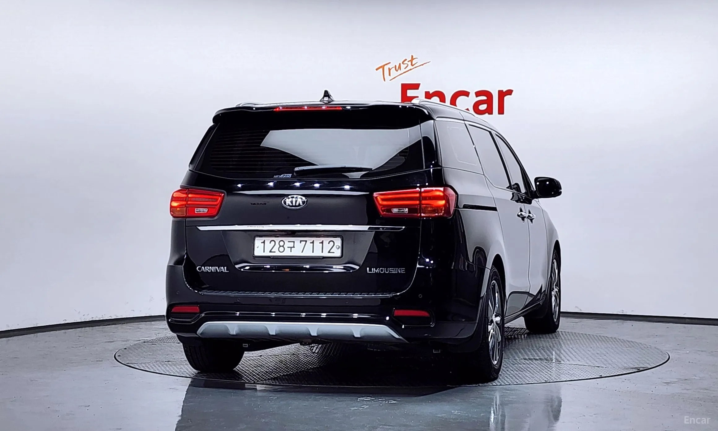 Kia Carnival превью 4