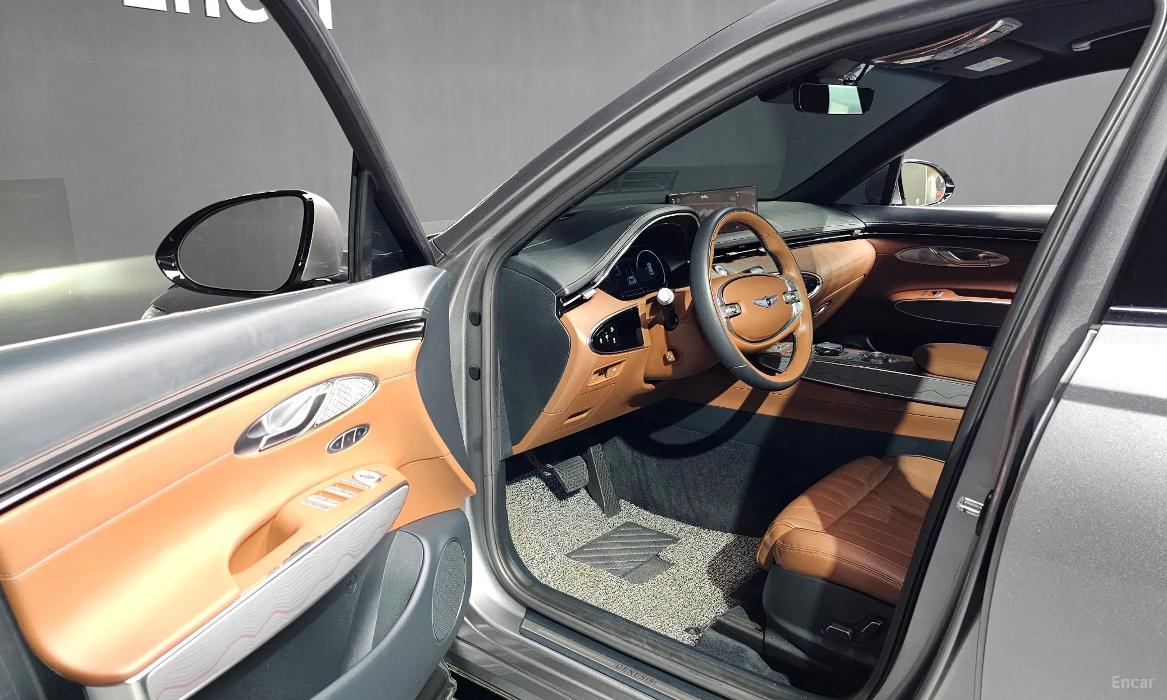 Genesis GV70 превью 10