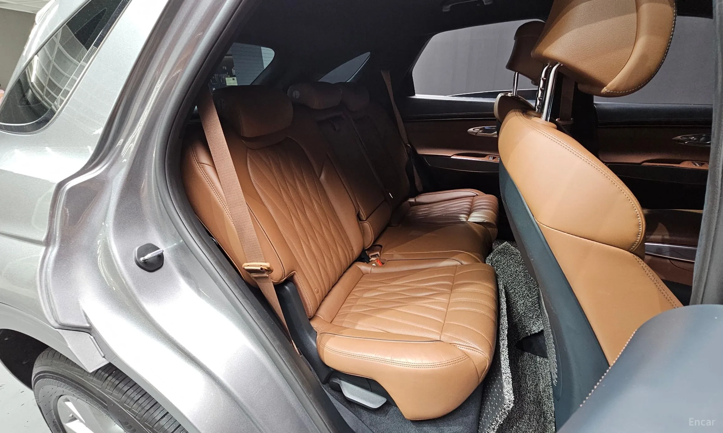 Genesis GV70 превью 11