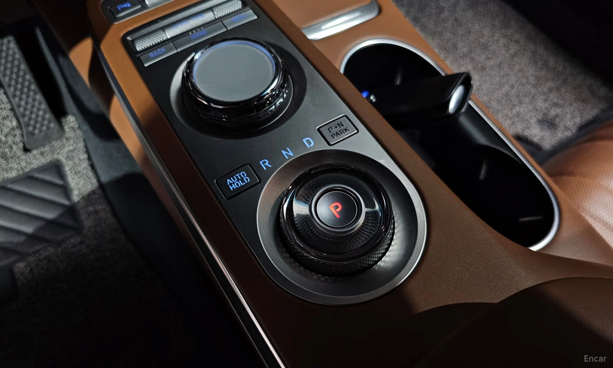 Genesis GV70 превью 9