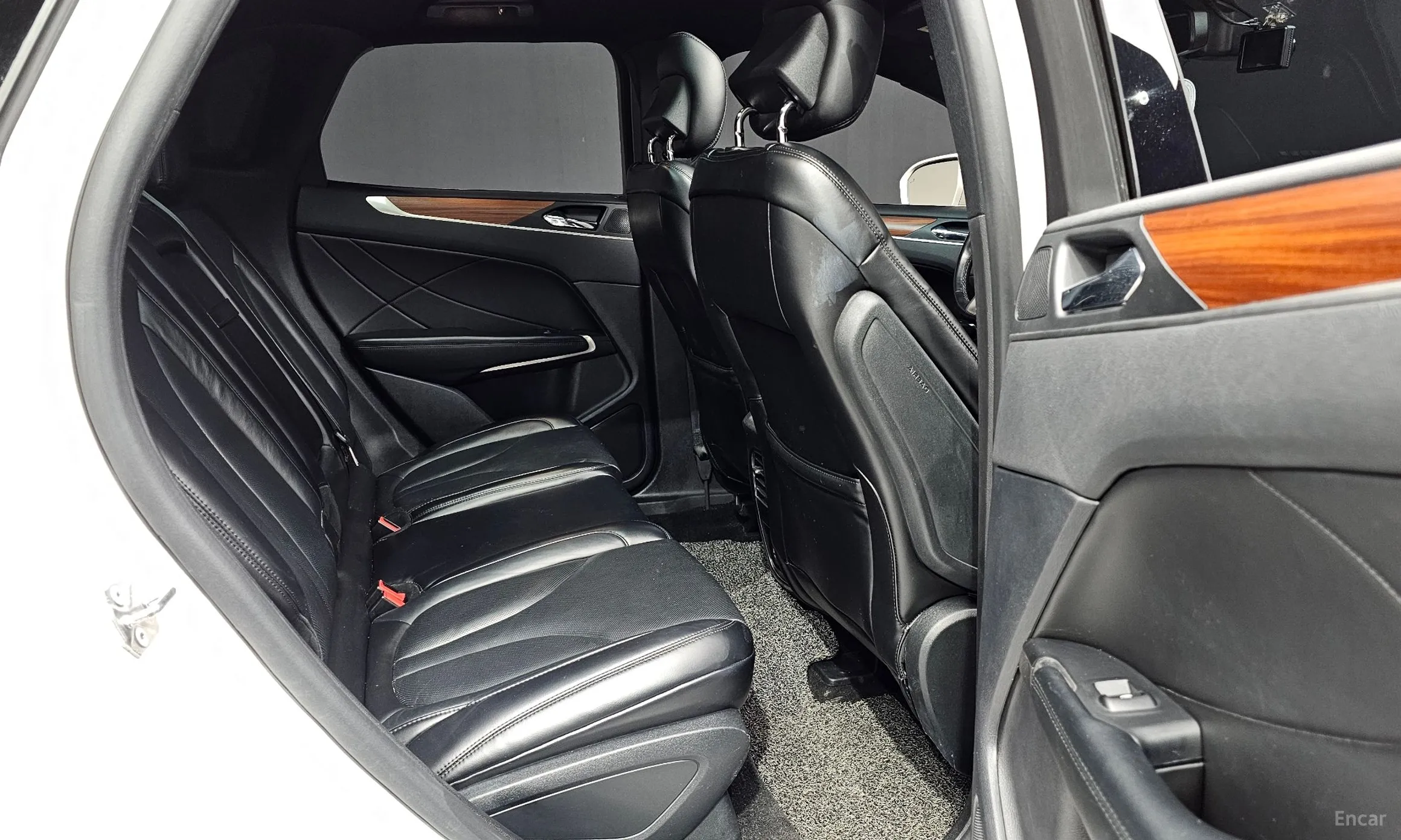 Lincoln MKC превью 11