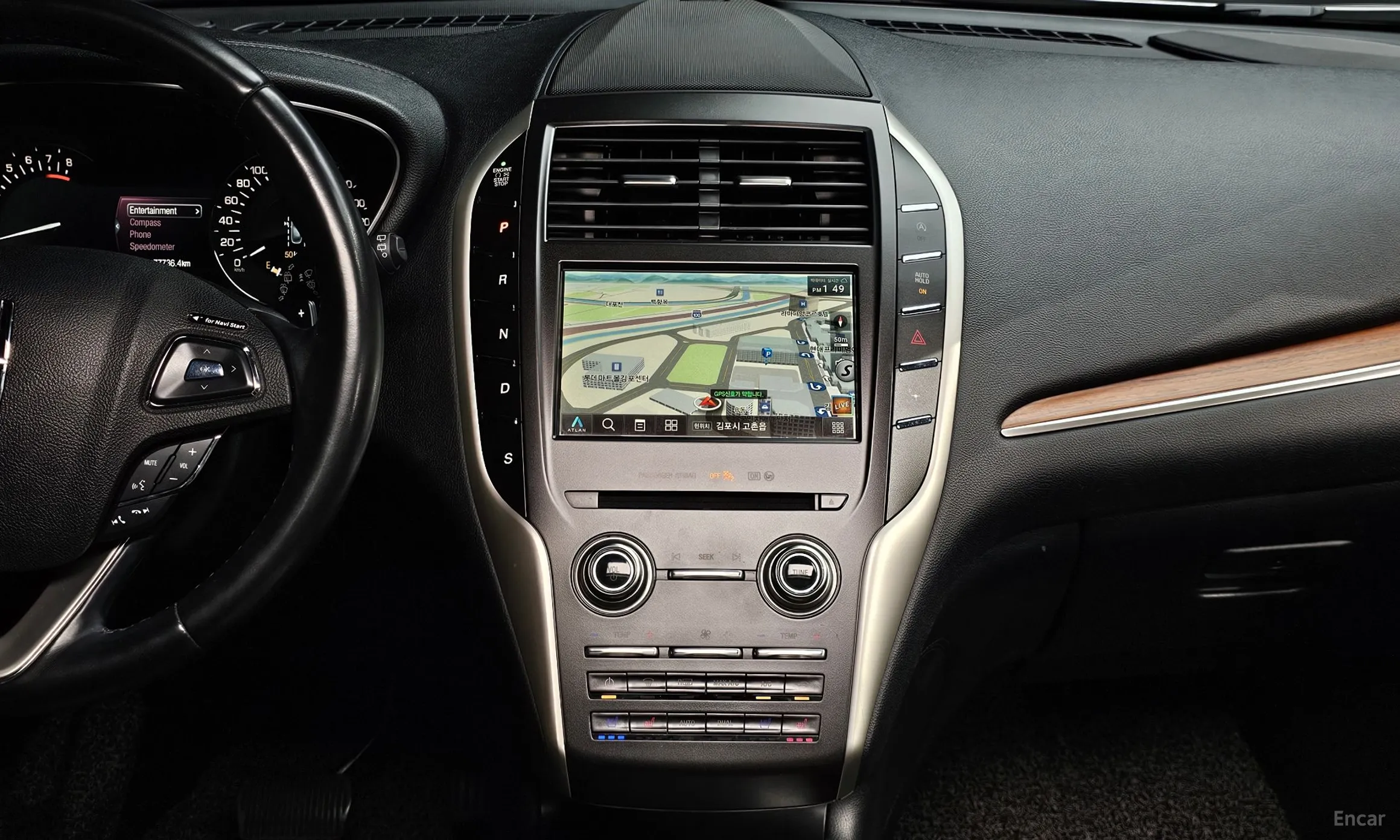 Lincoln MKC превью 14