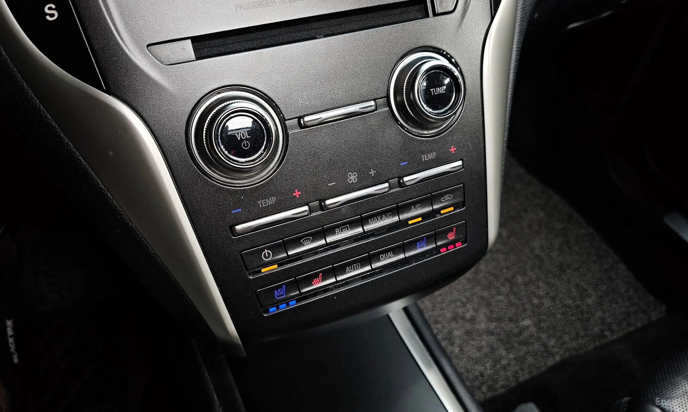 Lincoln MKC превью 17