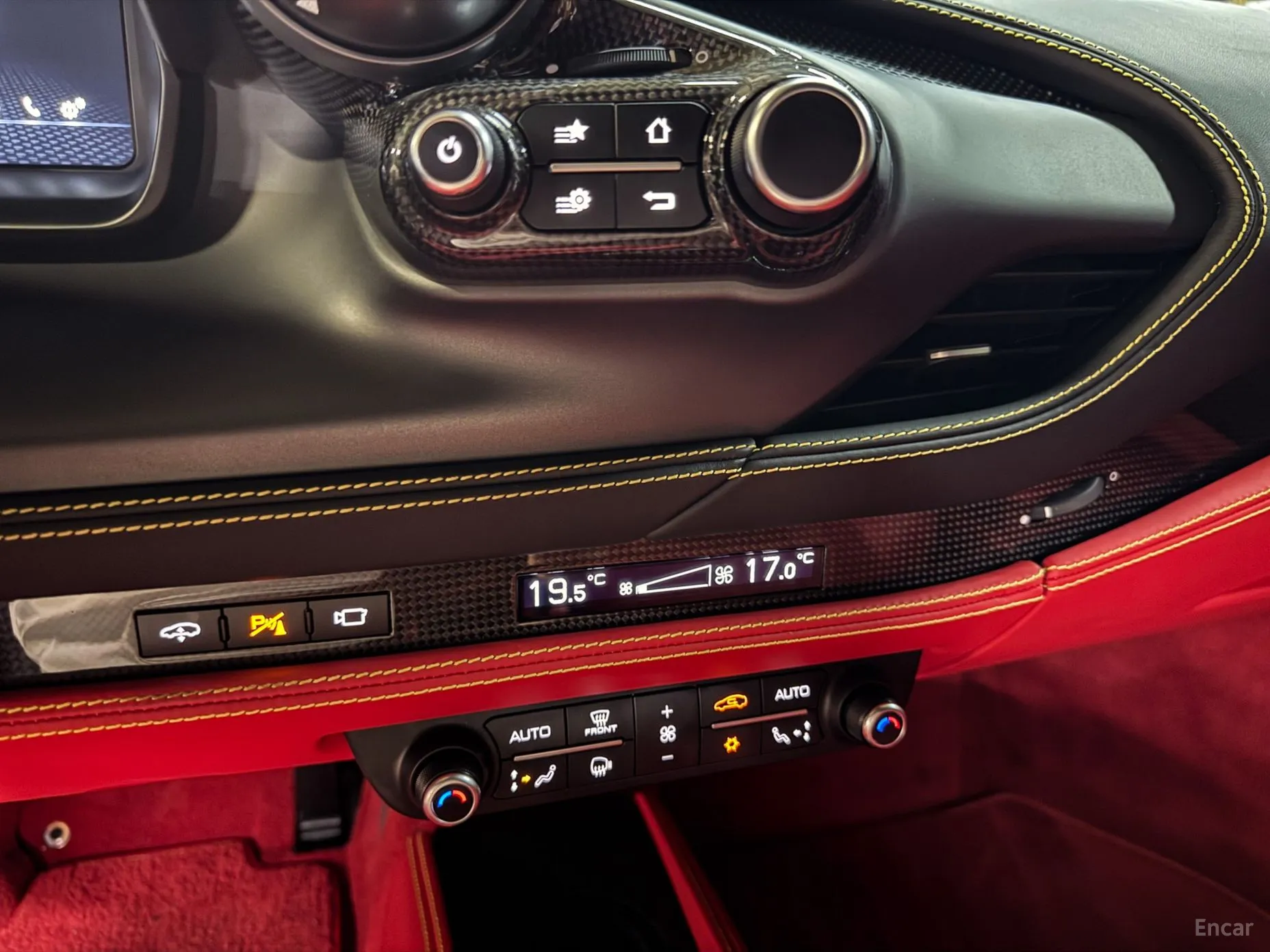 Ferrari F8 Tributo превью 12