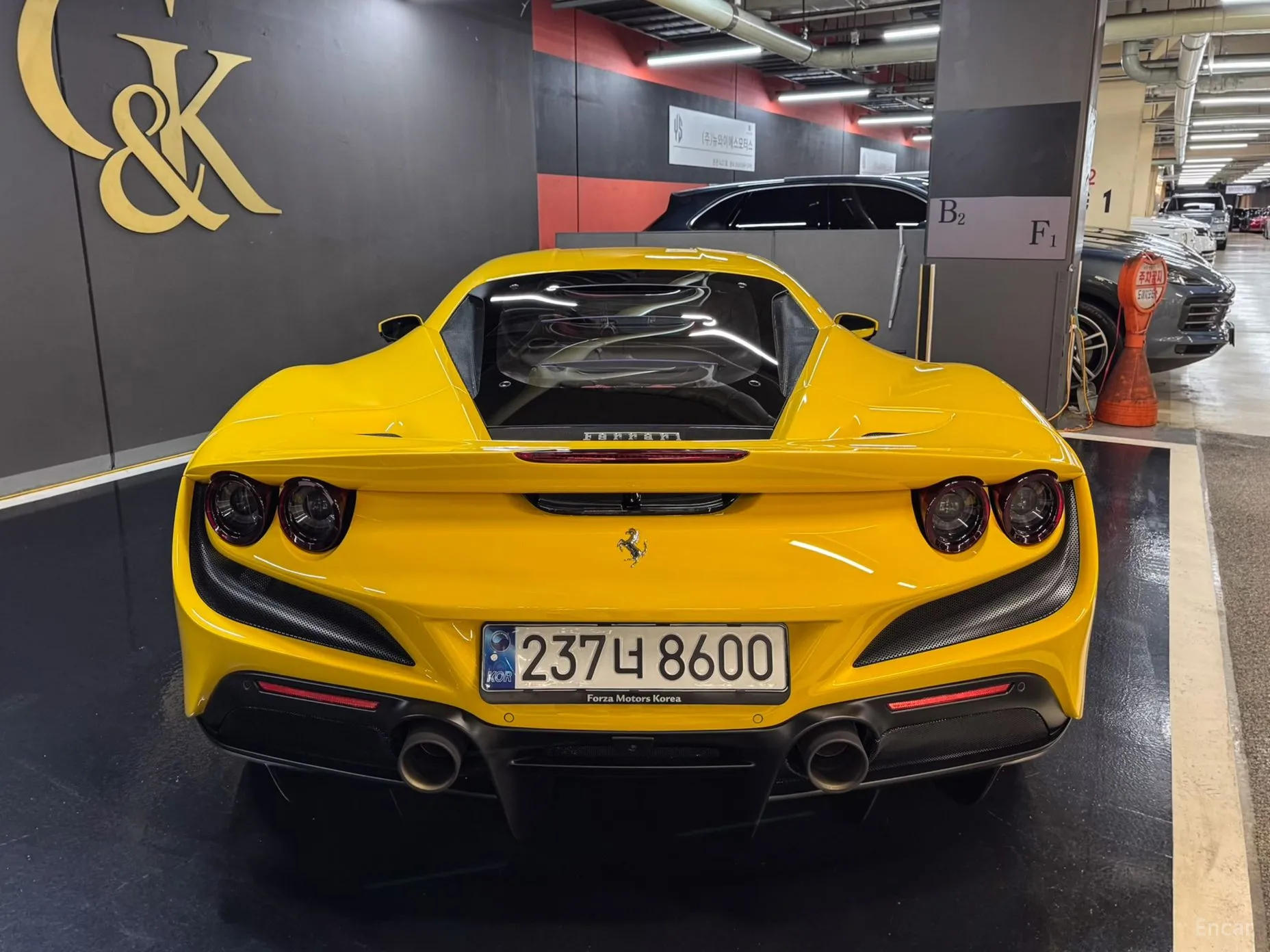 Ferrari F8 Tributo превью 20