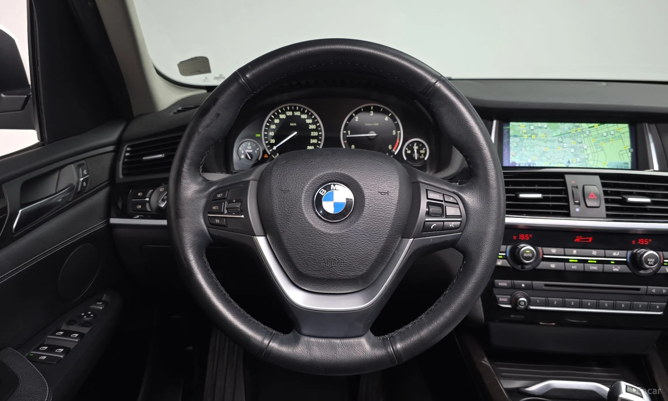BMW X3 (F25) превью 12