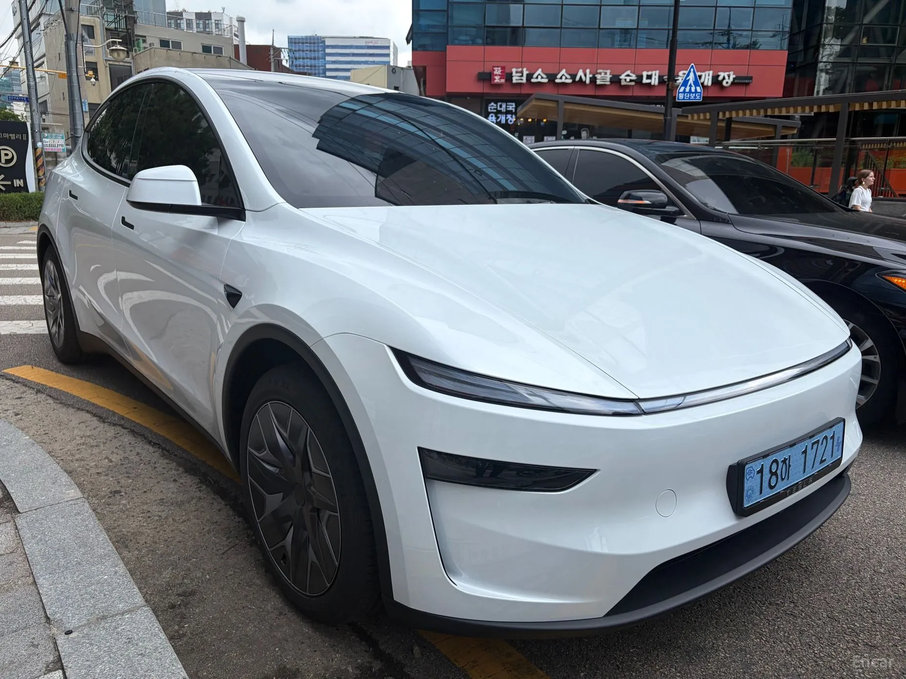 Tesla Model Y превью 3