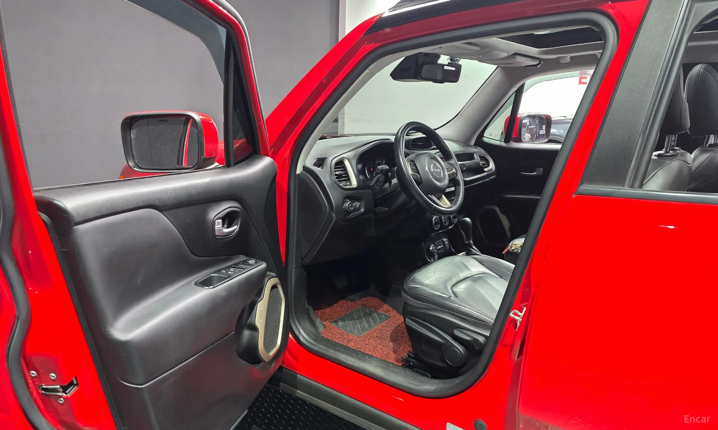 Jeep Renegade превью 10