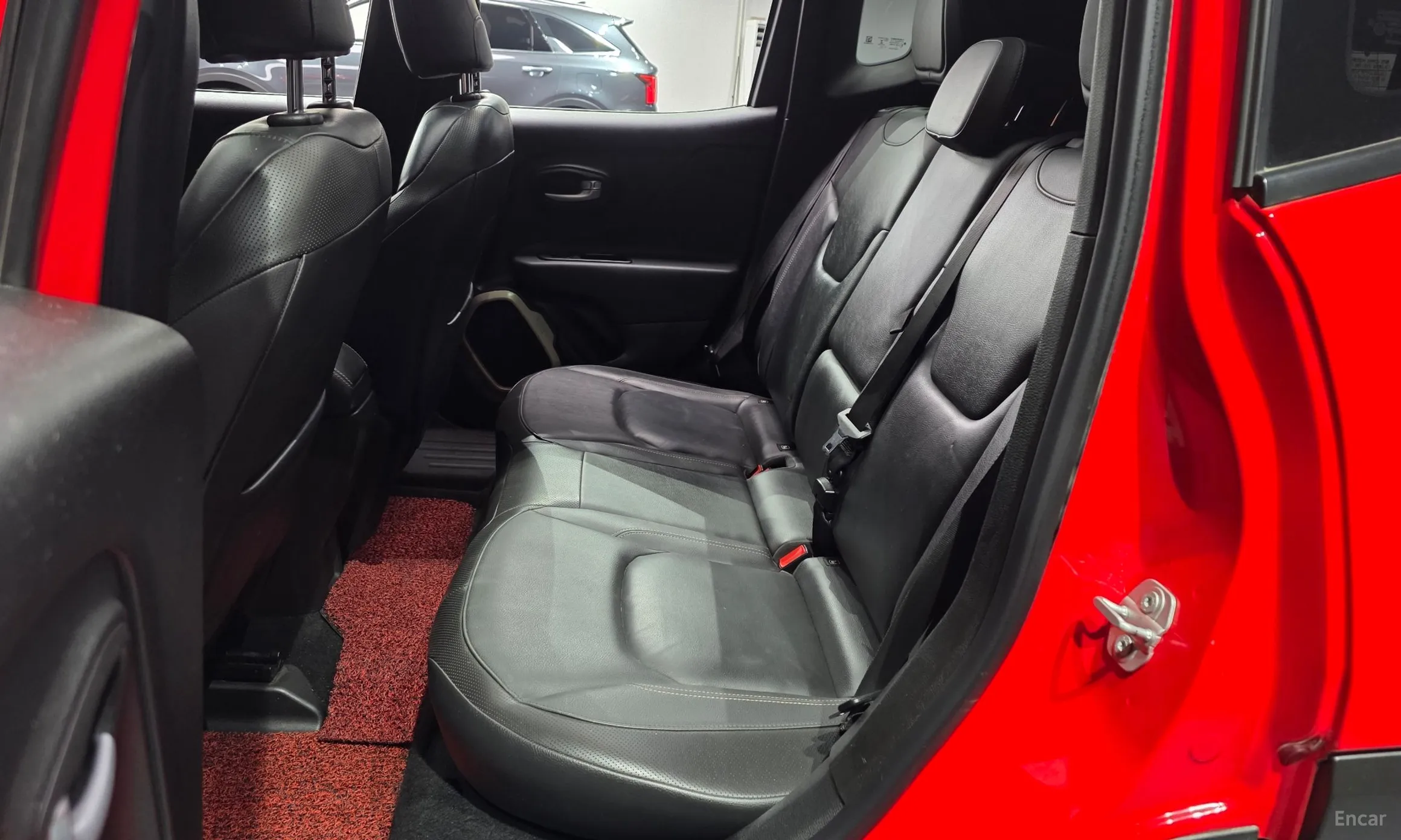 Jeep Renegade превью 11
