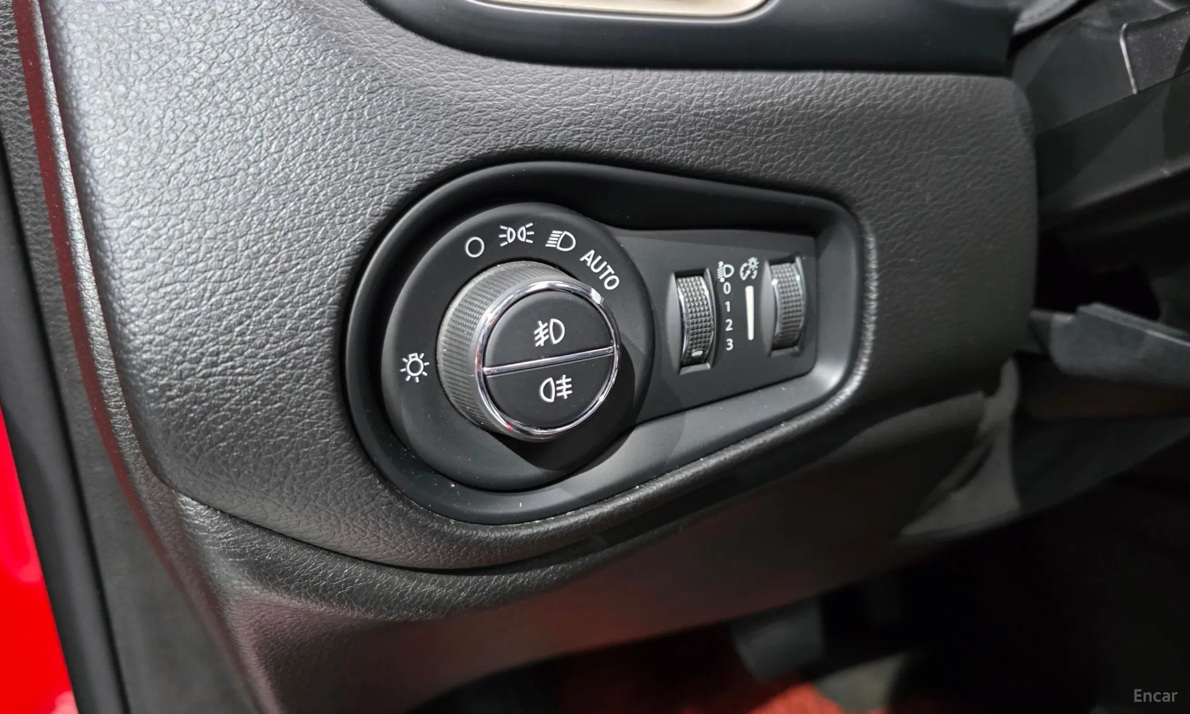 Jeep Renegade превью 12