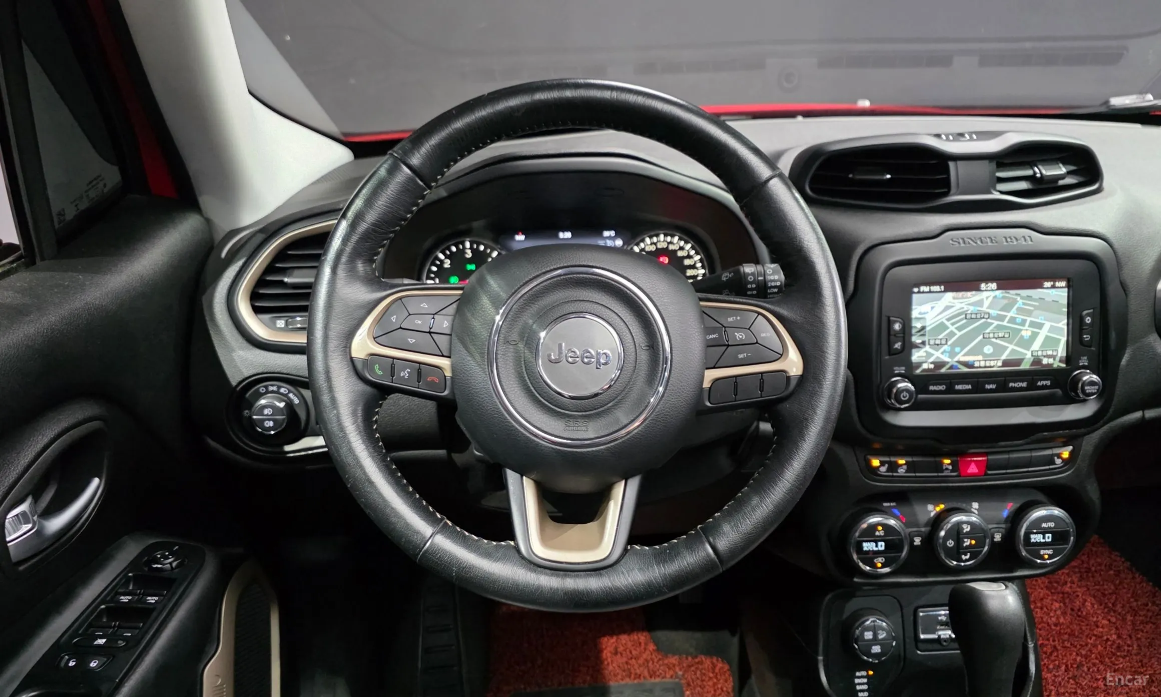 Jeep Renegade превью 13