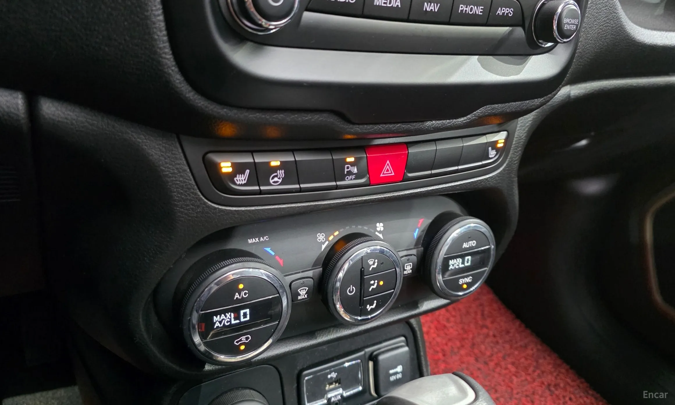 Jeep Renegade превью 16